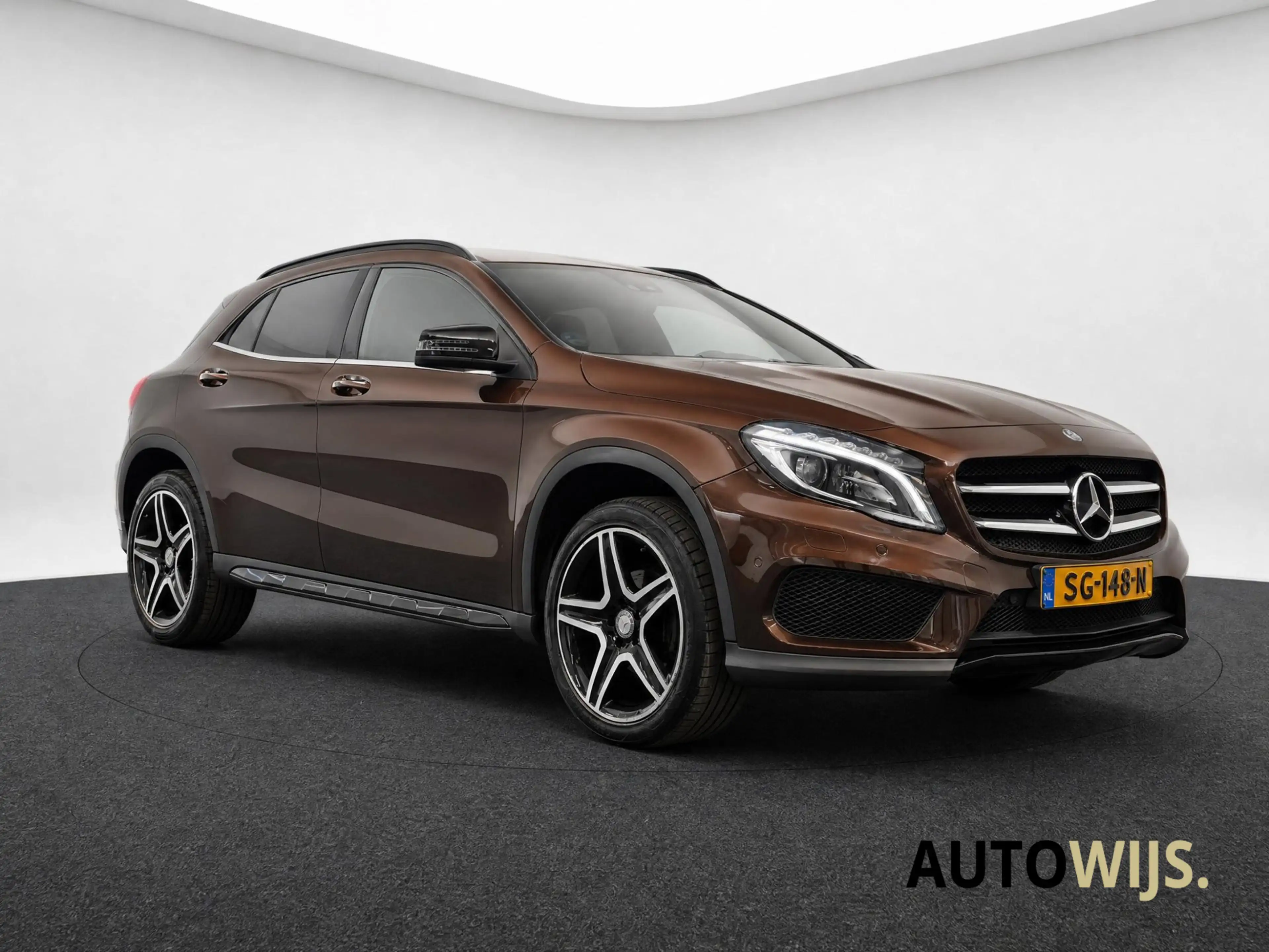 Mercedes-Benz GLA 200 Premium Plus|156PK|AMG|NAVI|CAMERA|FACELIFT|LED| — photo 4