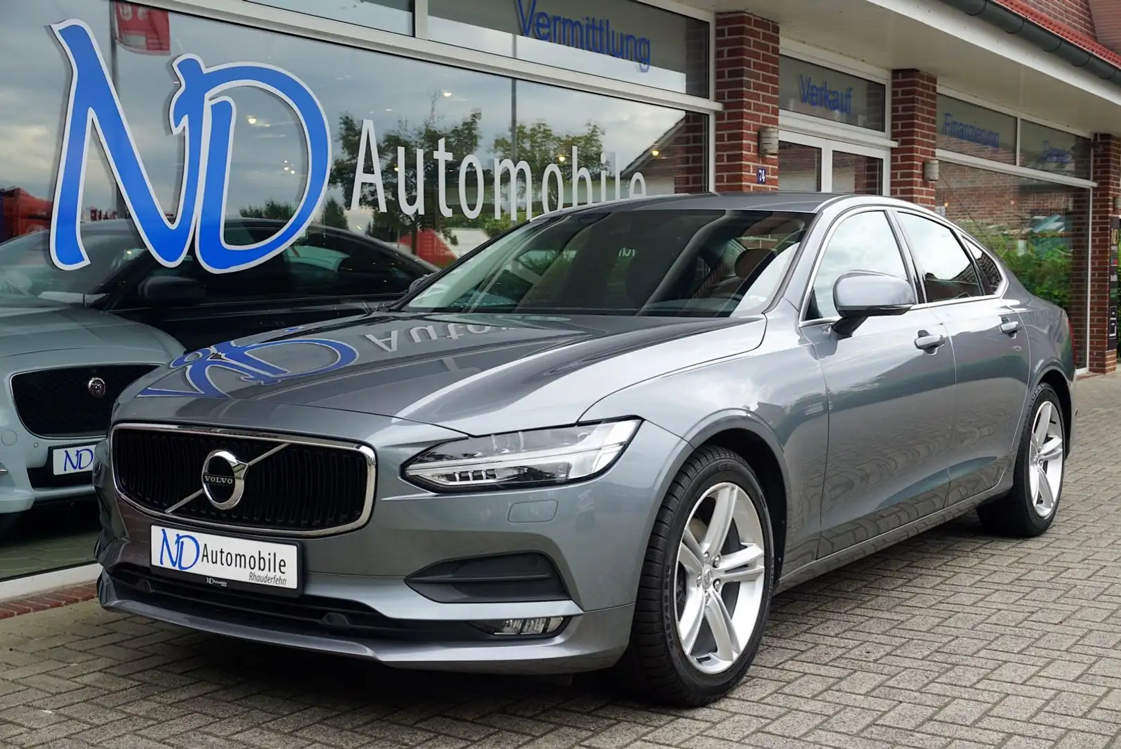 Volvo S90 D4 Momentum R.kam Assist.Paket Keyless Leder Grau - 1