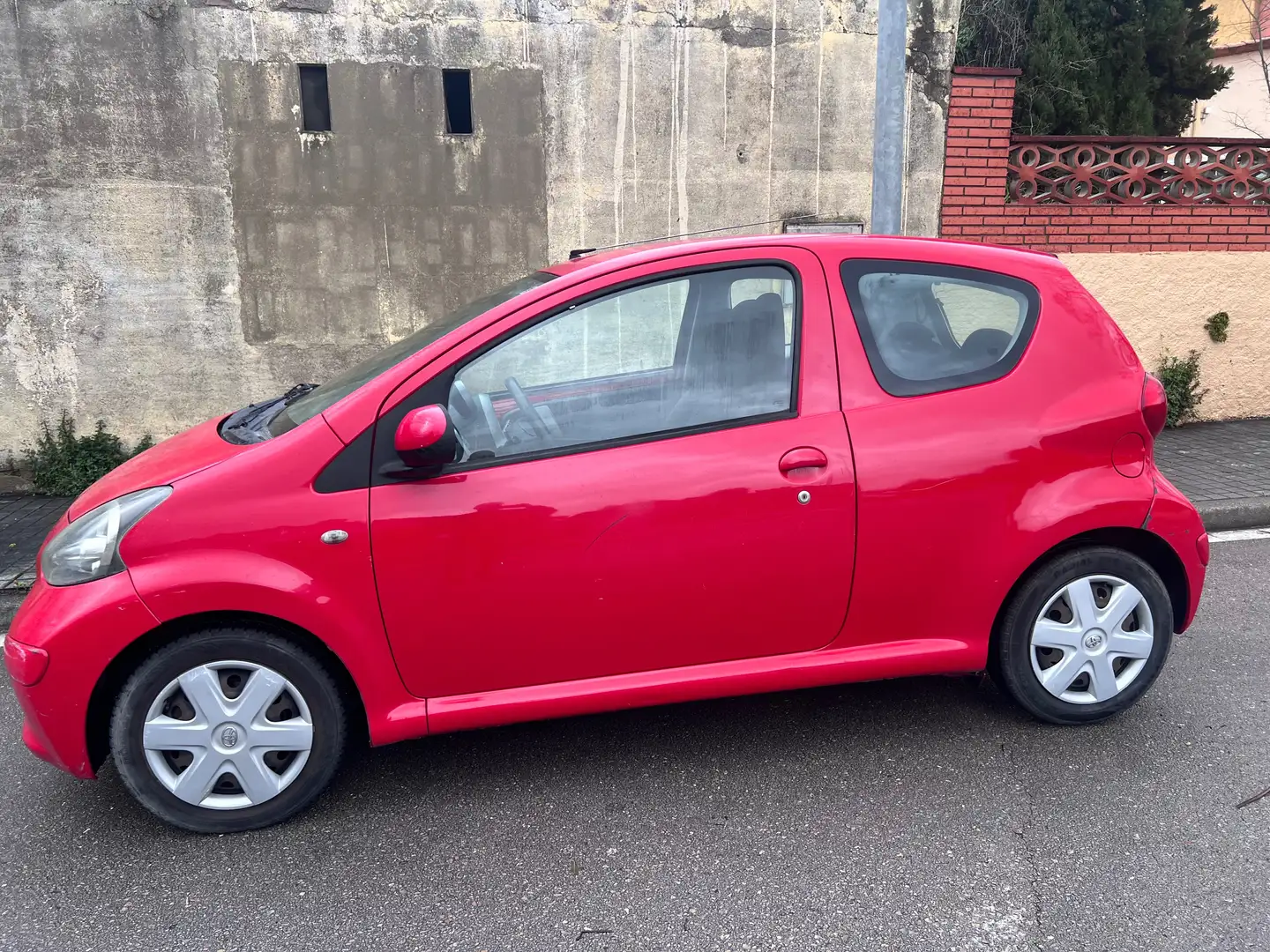 Toyota Aygo Aygo 1.4D Blue Blue Rojo - 1