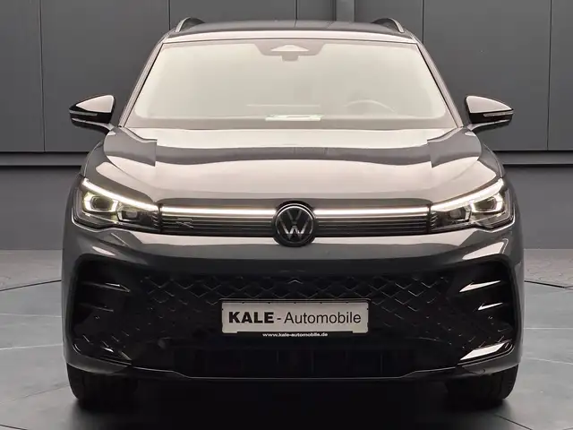Volkswagen Tiguan view 8