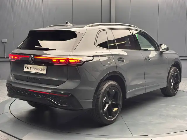 Volkswagen Tiguan view 5