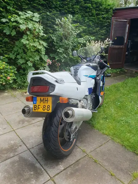 Suzuki GSX-R 1100 - foto 2