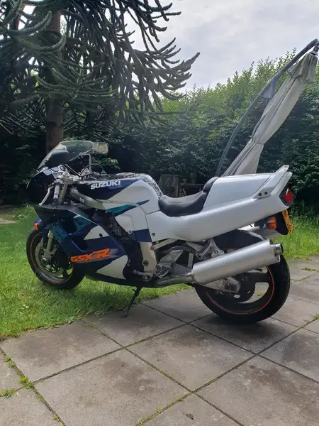 Suzuki GSX-R 1100 - foto 3