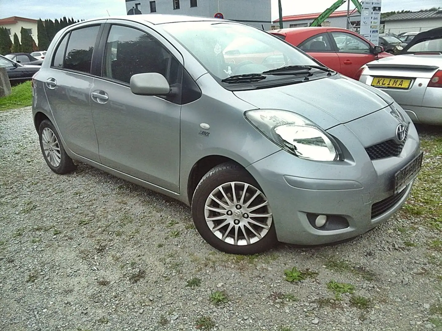Toyota Yaris Cool 1.33vvti/ met+Alu+Klima/ 5 tg/org km/m.TÜV Grijs - 1
