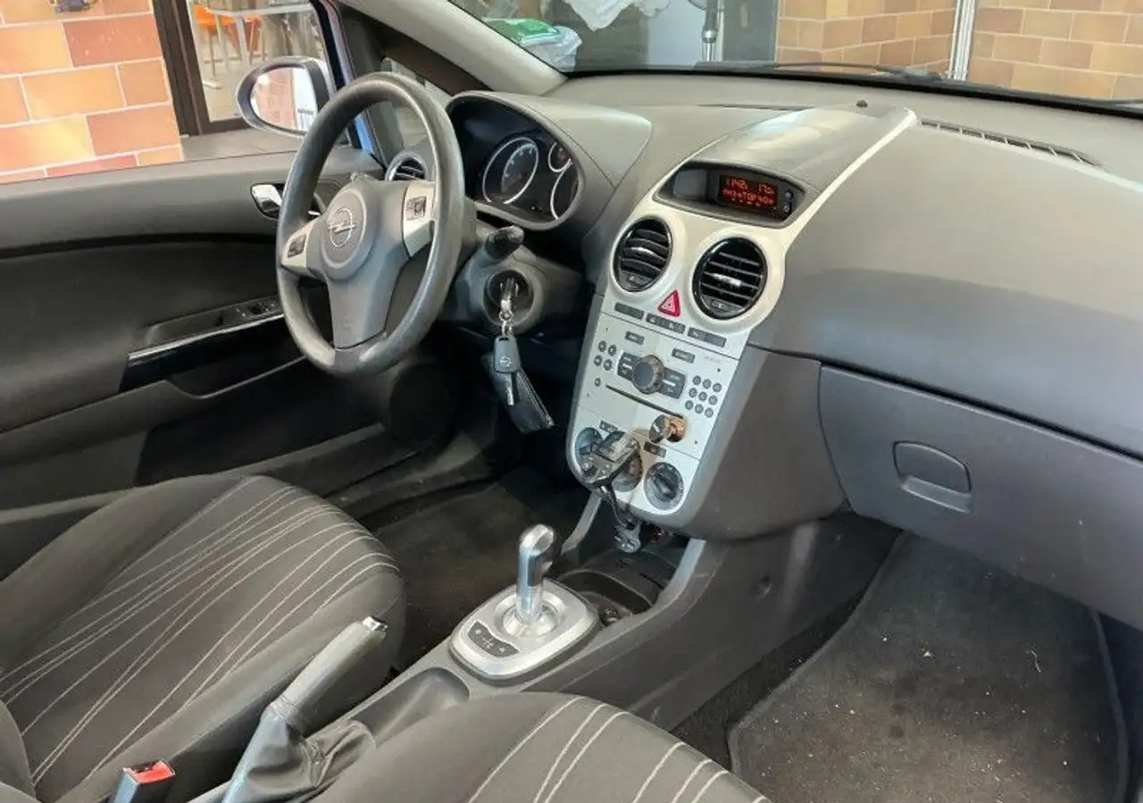 Opel Corsa Corsa Van — photo 6