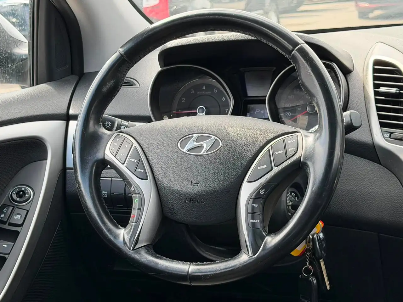 Hyundai ELANTRA снимка Hyundai ELANTRA