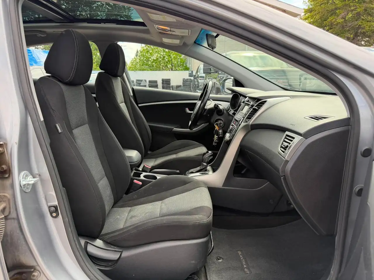 Hyundai ELANTRA снимка Hyundai ELANTRA