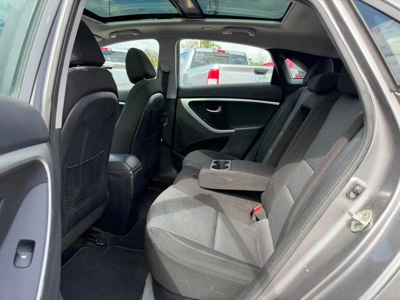 Hyundai ELANTRA снимка Hyundai ELANTRA
