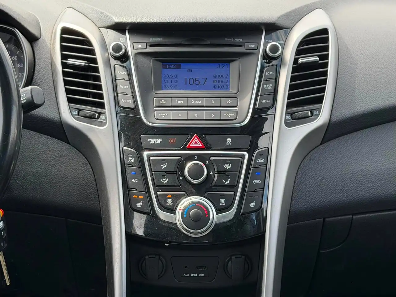 Hyundai ELANTRA снимка Hyundai ELANTRA