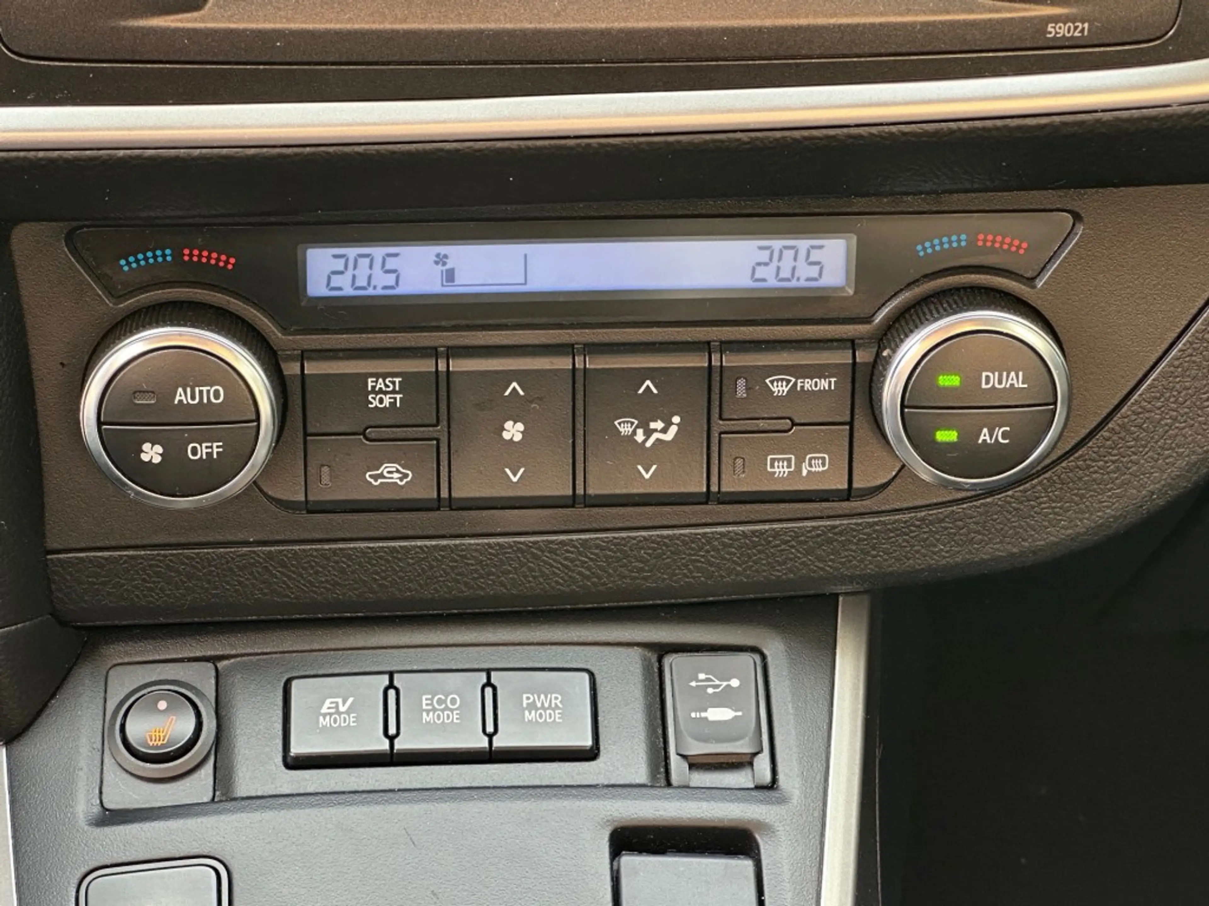 Toyota Auris 1.8 Hybrid Executive Automaat Telefoon Camera Crui — photo 21