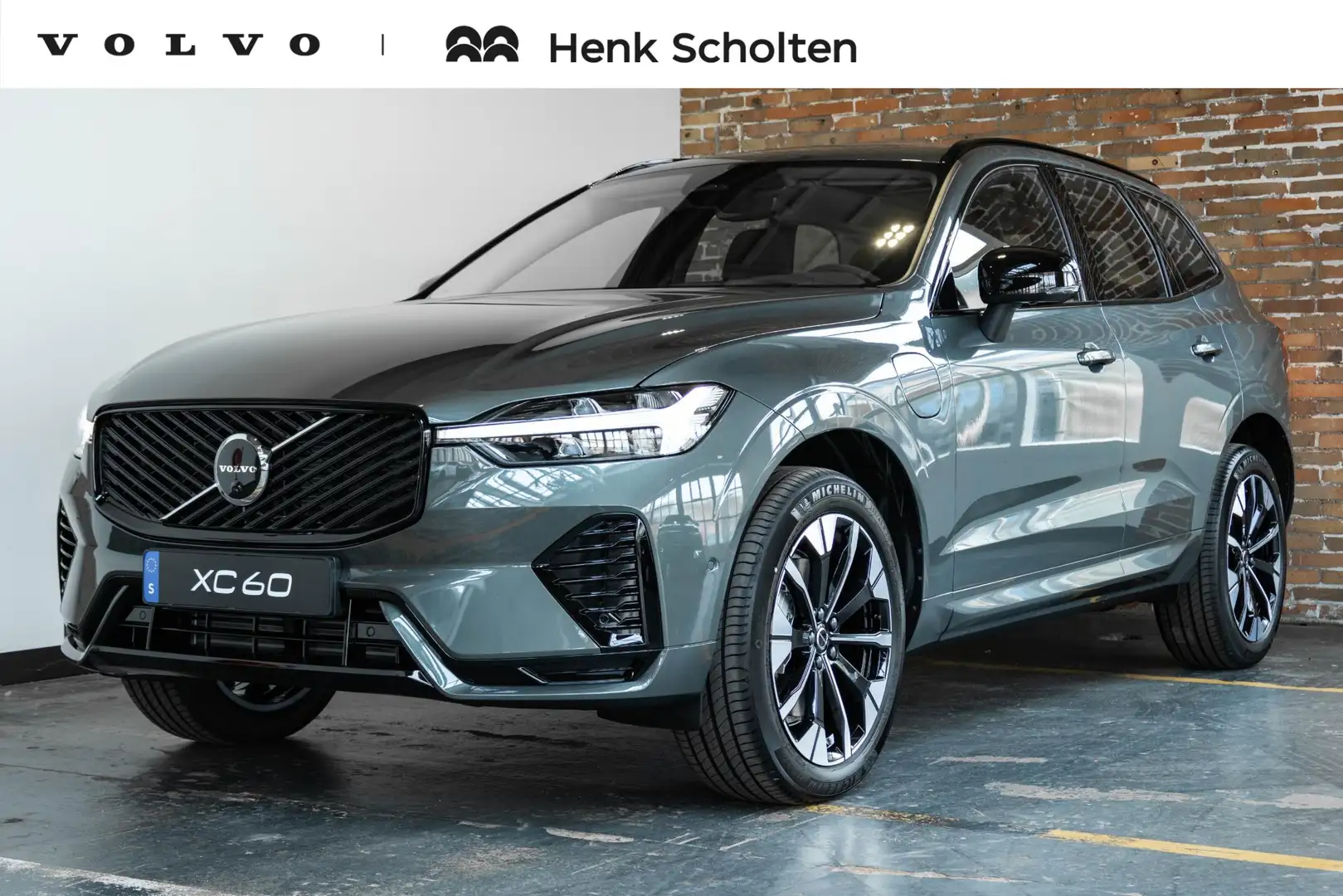 Volvo XC60 2.0 T6 Plug-in hybrid AWD Plus Dark | Schuif/Kante Groen - 1