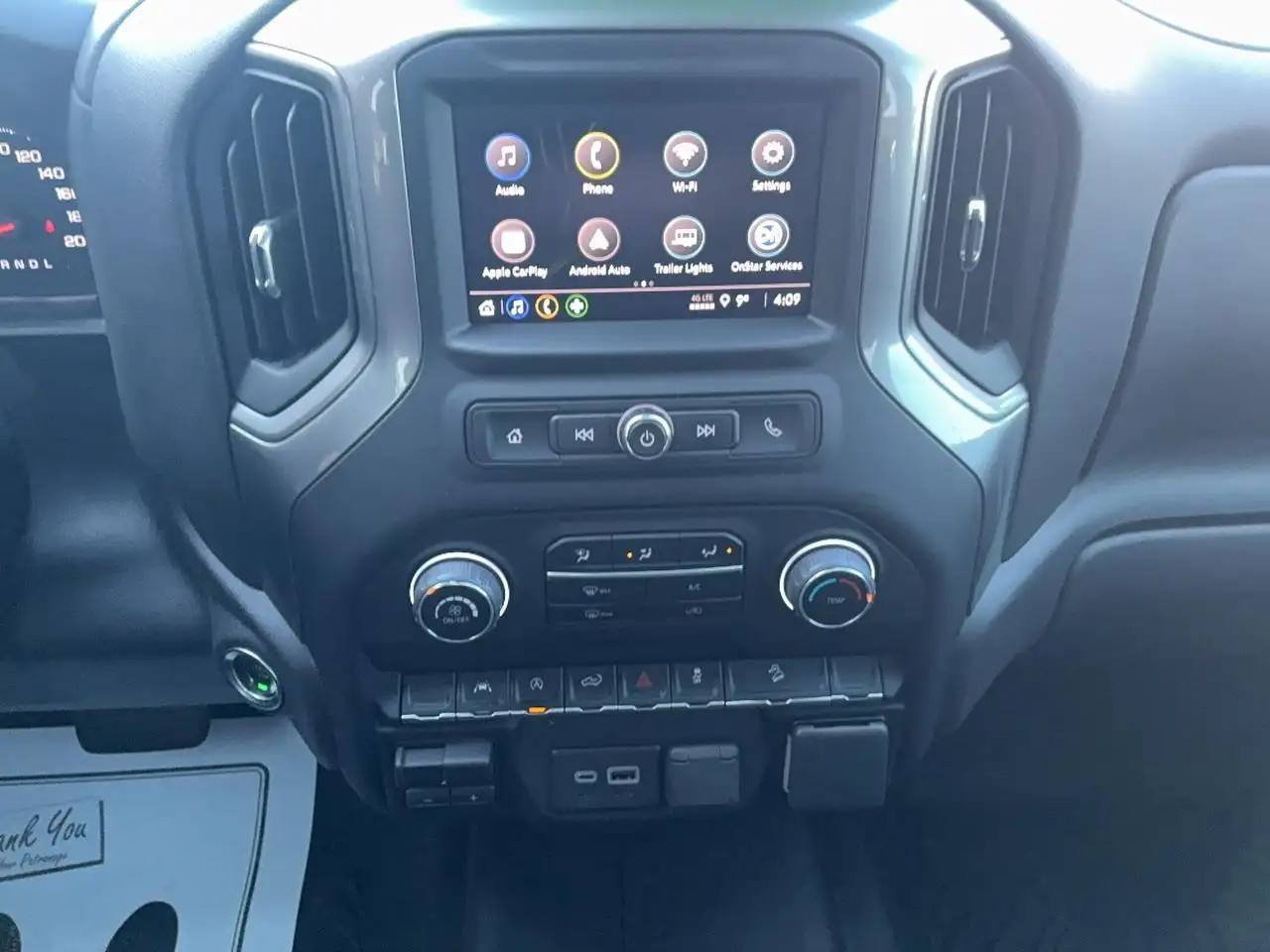 Chevrolet Silverado 1500 снимка Chevrolet Silverado 1500