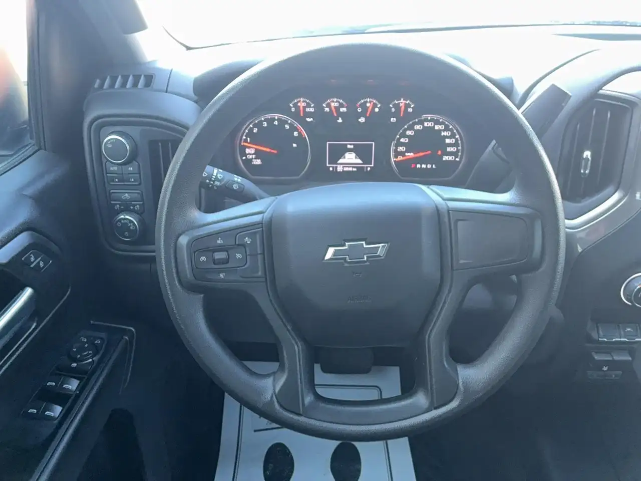 Chevrolet Silverado 1500 снимка Chevrolet Silverado 1500