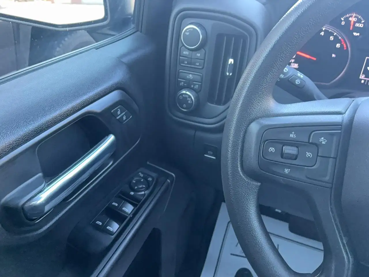Chevrolet Silverado 1500 снимка Chevrolet Silverado 1500