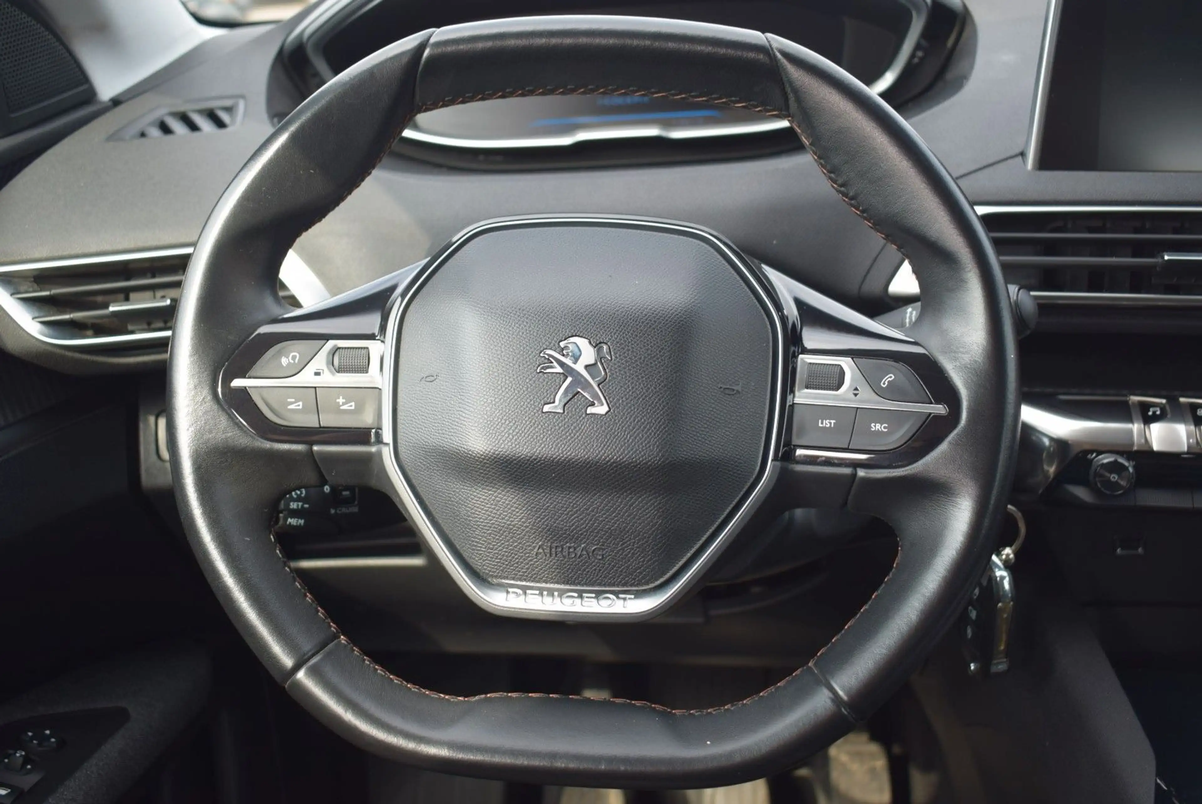 Peugeot 3008 Active — photo 15