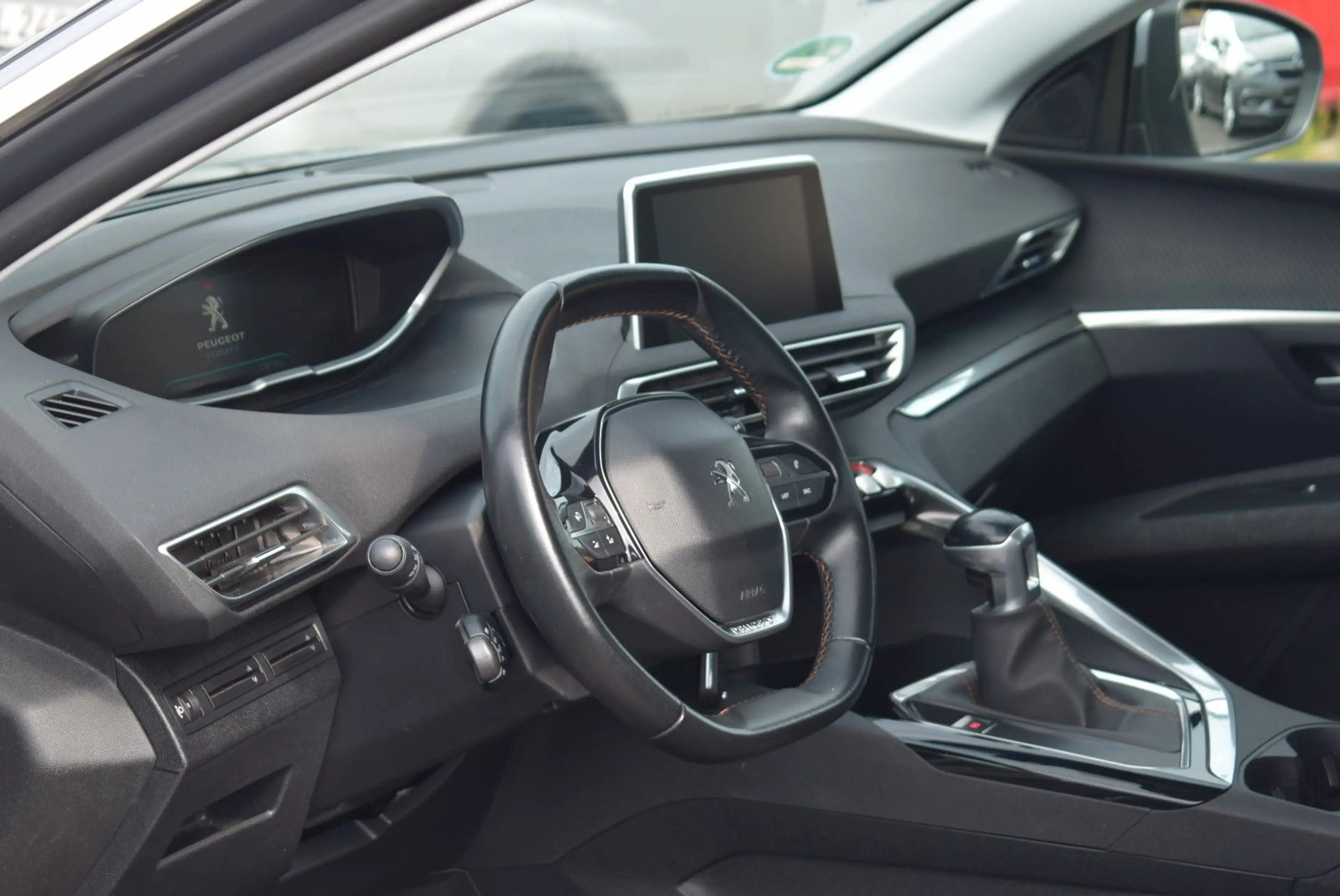 Peugeot 3008 Active — photo 9