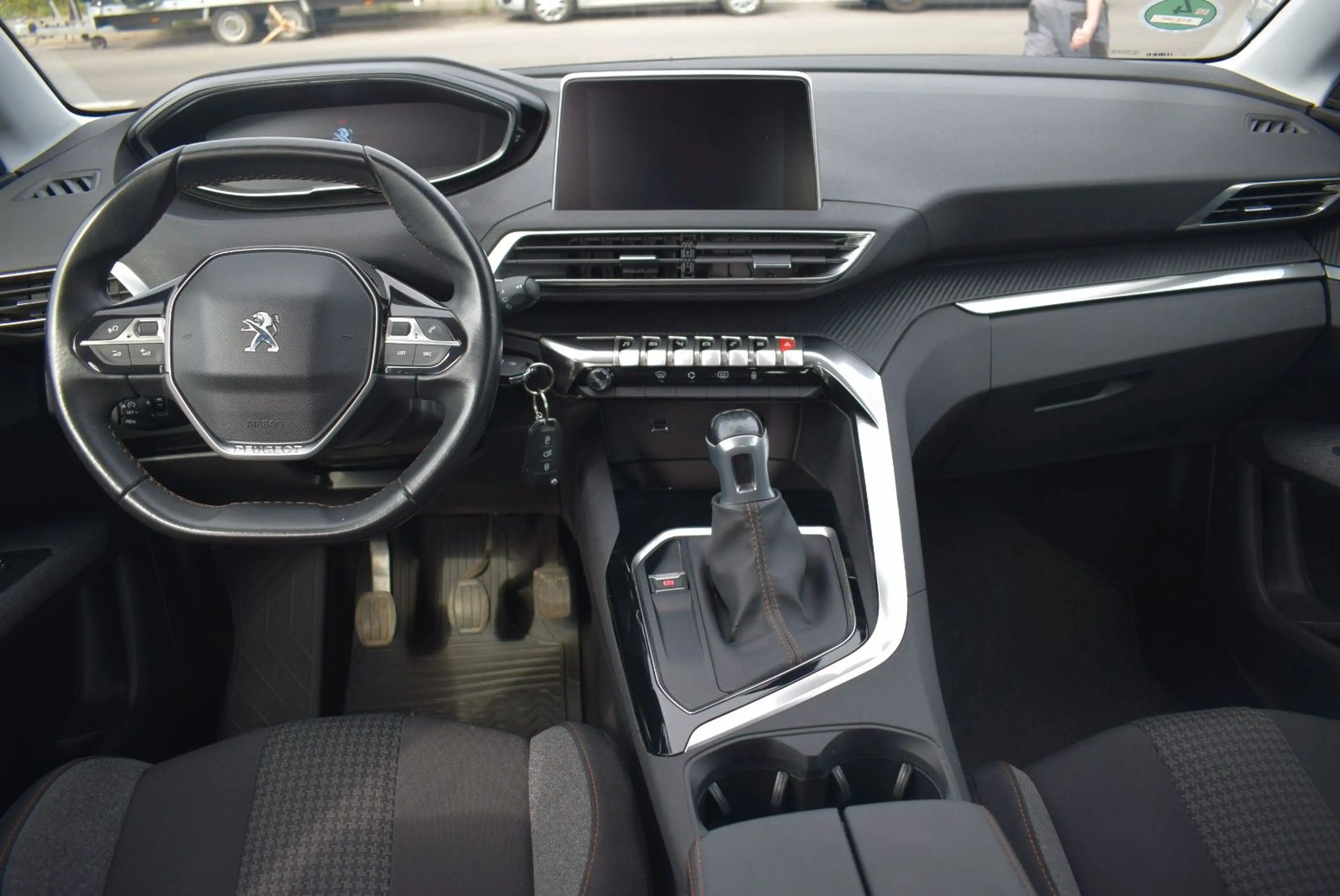 Peugeot 3008 Active — photo 12