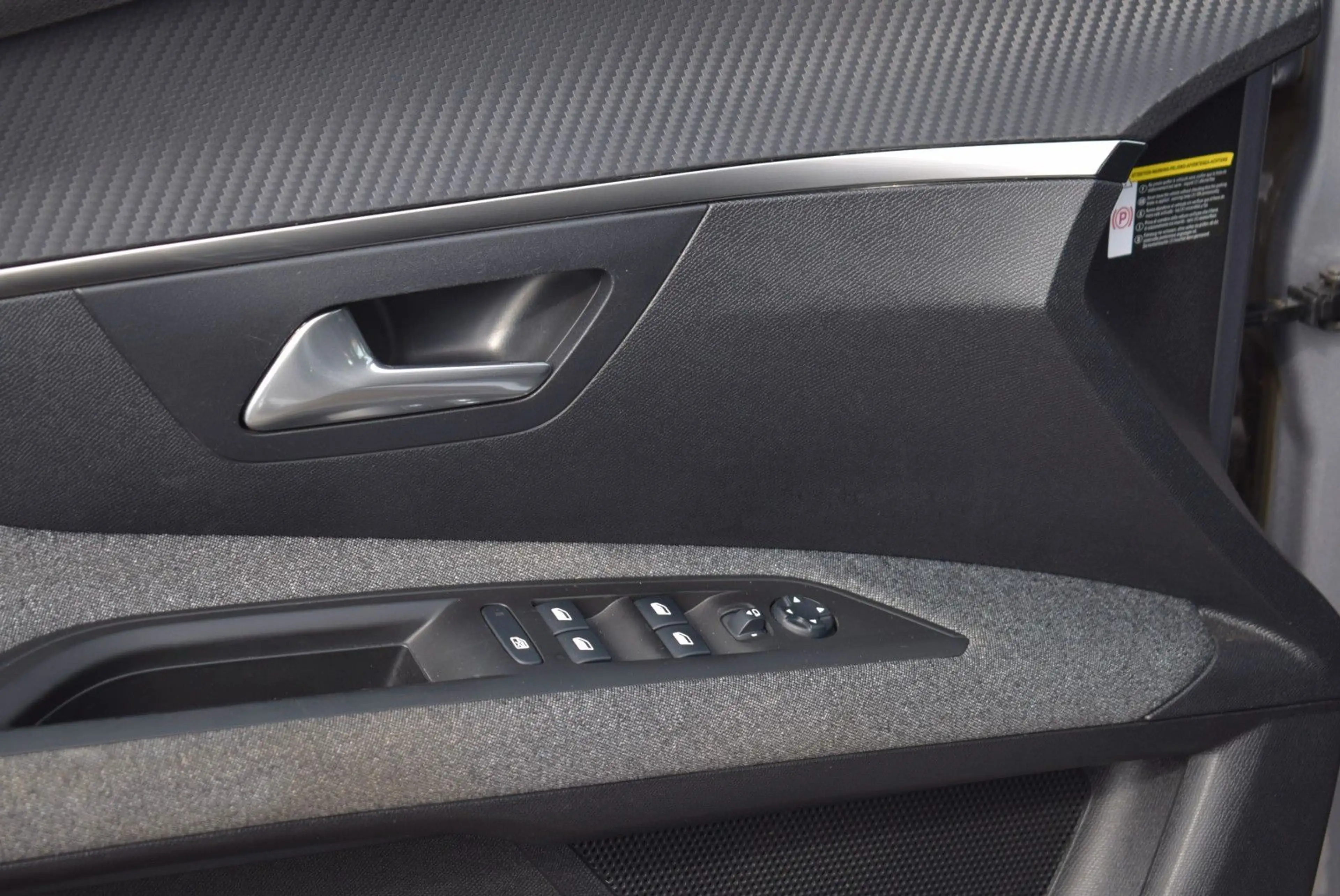 Peugeot 3008 Active — photo 8