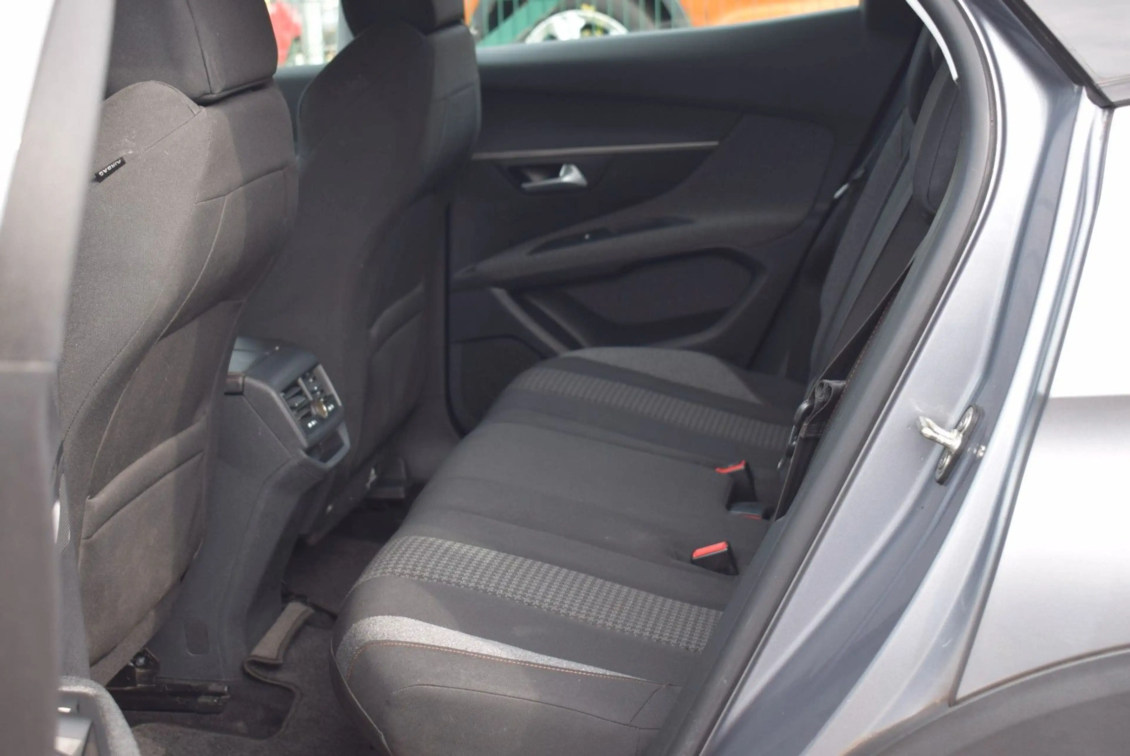 Peugeot 3008 Active — photo 11