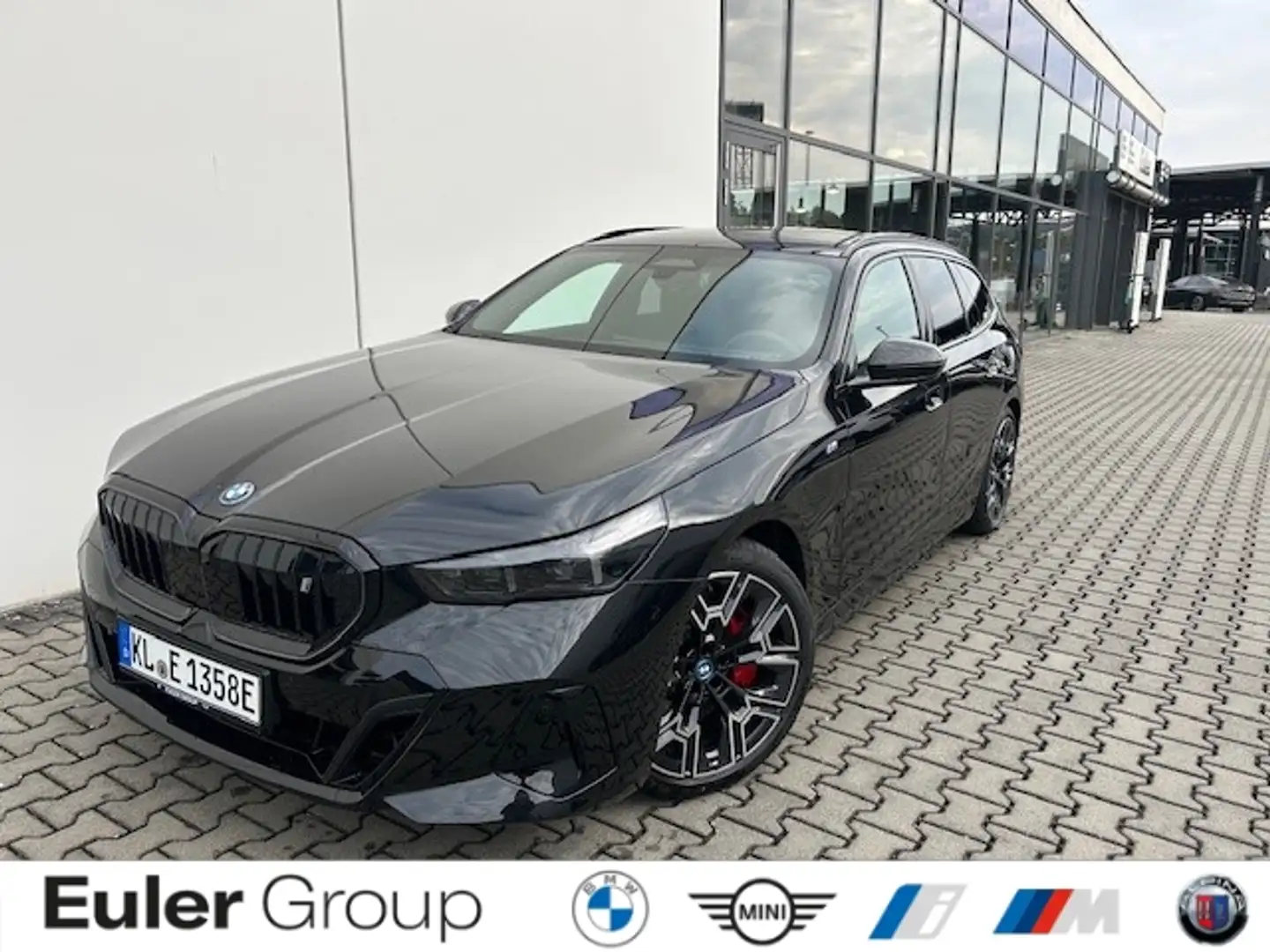 BMW i5 eDrive40 Touring Sportpaket HUD AHK-klappbar AHK E Schwarz - 1