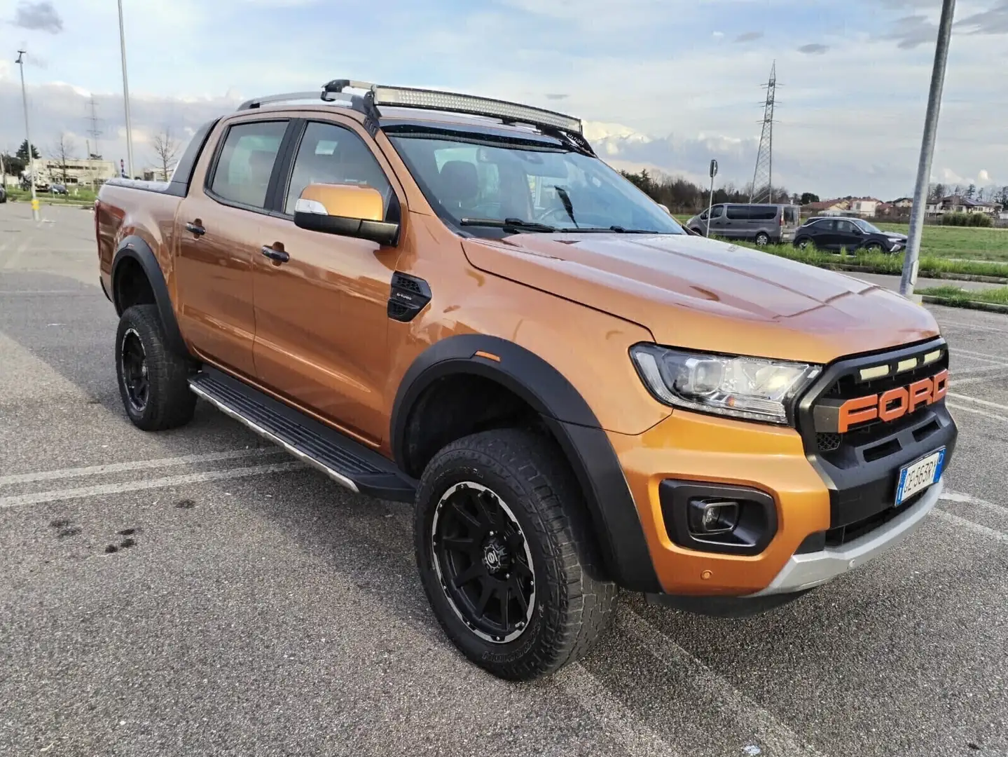 Ford Ranger 2.0 TDCi aut. 213CV DC Wildtrak 5 posti Orange - 1