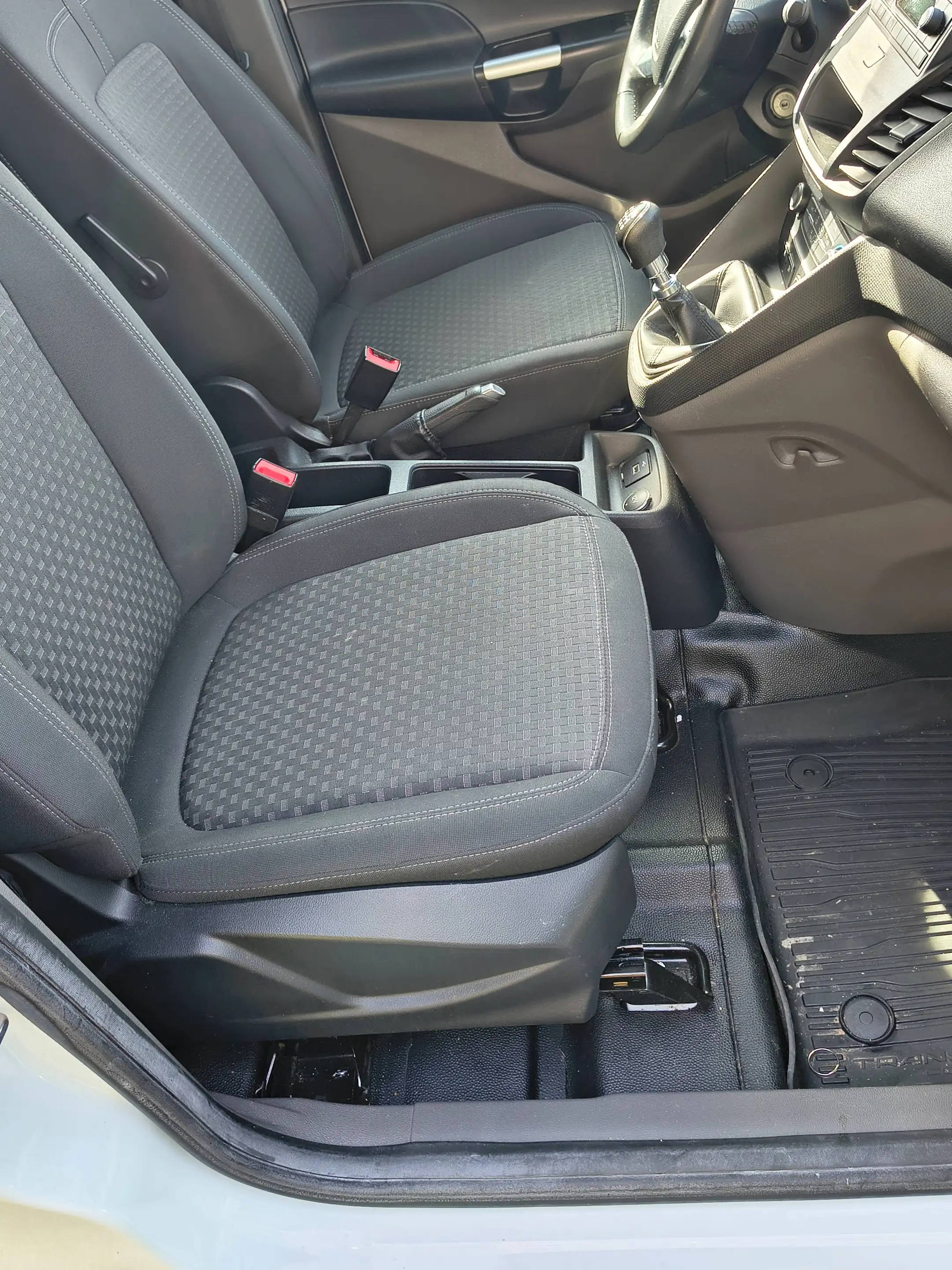 Ford Transit Connect Kasten Trend mit Laderampe Klimaanlage — photo 14