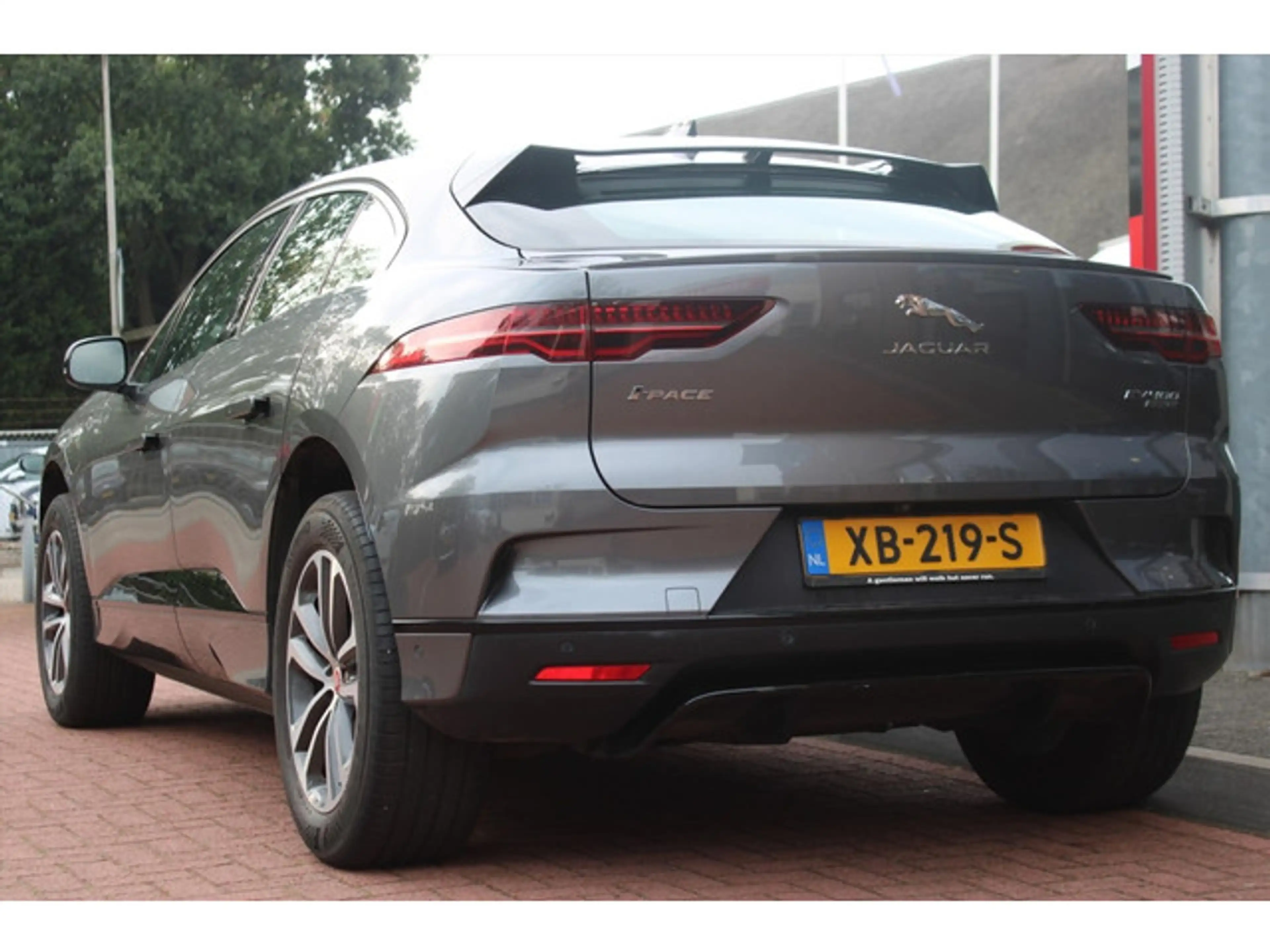 Jaguar I-Pace EV400 90kWh | Panorama | Luchtvering | Camera | St — photo 3