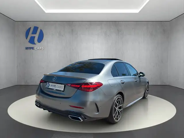 Mercedes-Benz C-Class view 4