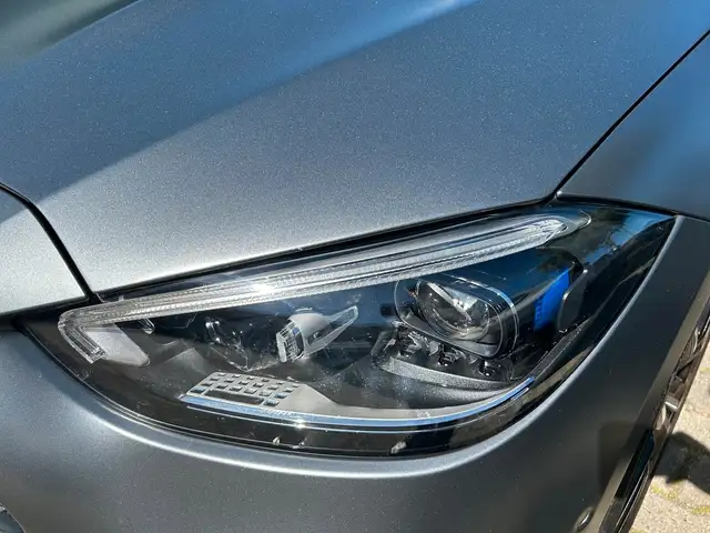 Mercedes-Benz C-Class view 11