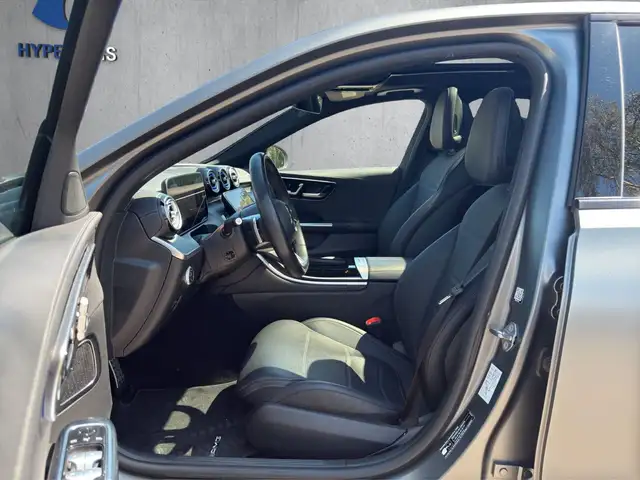 Mercedes-Benz C-Class view 12