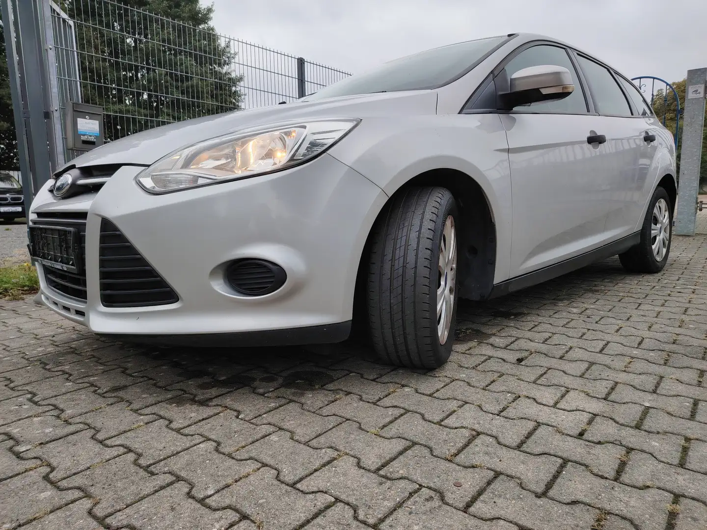 Ford Focus Focus Turnier Turnier 1.0 Eco Boost Titanium Silber - 1