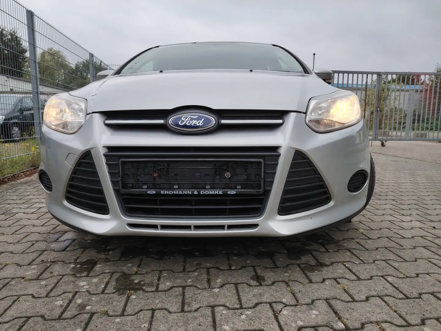 Ford Focus Focus Turnier Turnier 1.0 Eco Boost Titanium Silber - 2