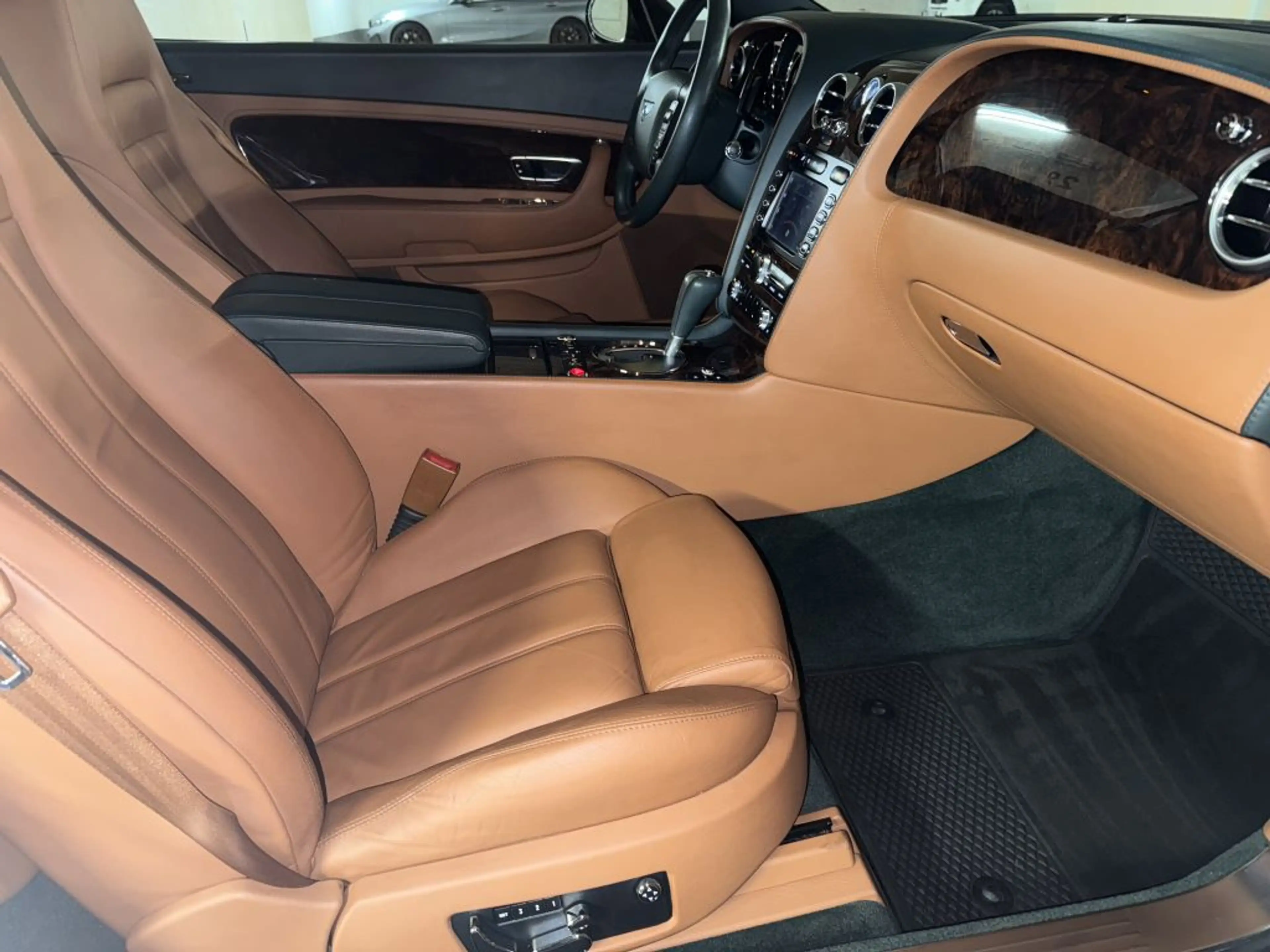 Bentley Continental GT 6.0 W12 Mulliner-Felgen,Unfallfrei,Luft,Leder — photo 10