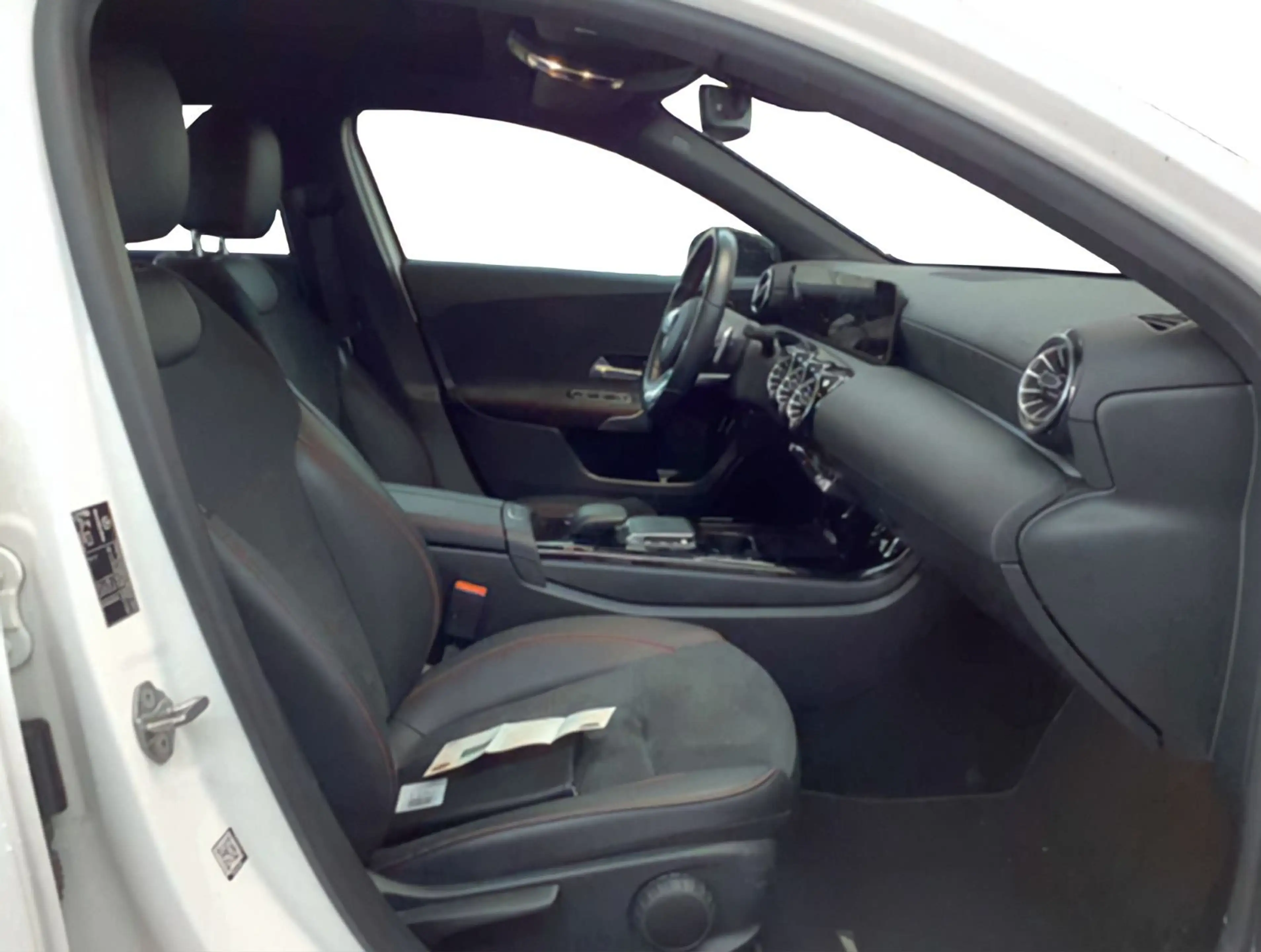 Mercedes-Benz A 250 e Limousine +Navi+Burmester+Carplay — photo 4