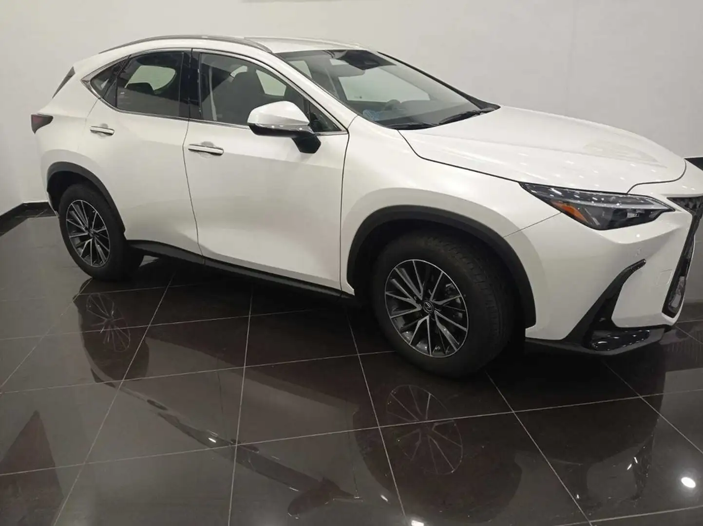 Lexus NX 200t BUSINESS CITY Beyaz - 2