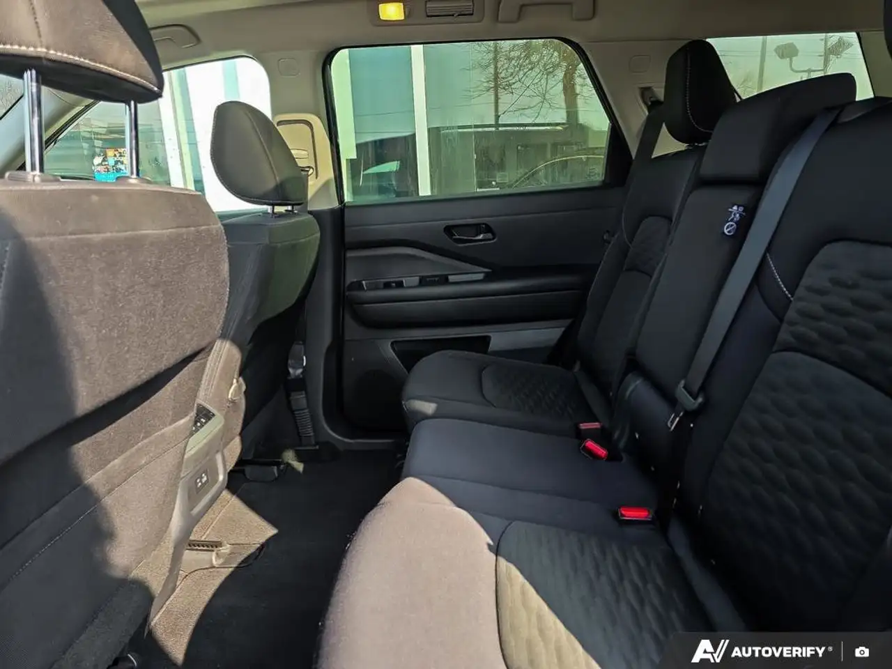 Nissan Pathfinder снимка Nissan Pathfinder