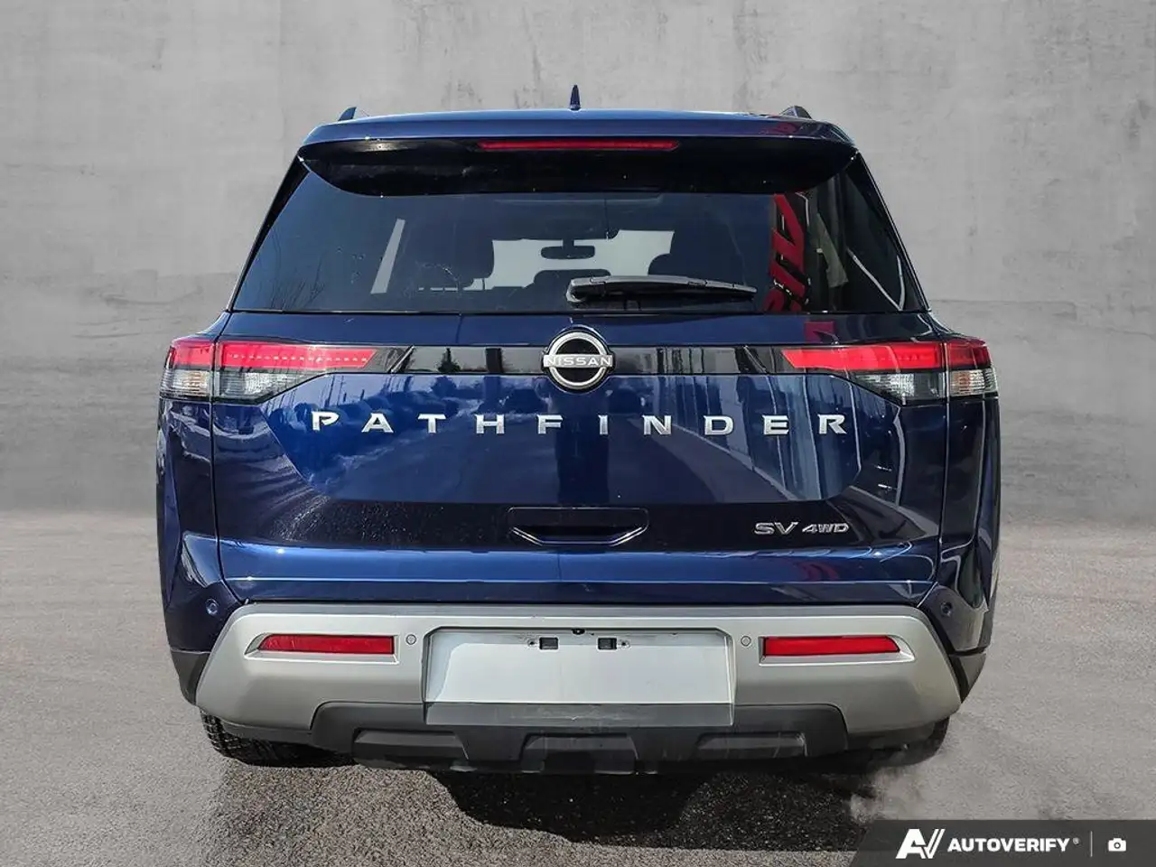 Nissan Pathfinder снимка Nissan Pathfinder
