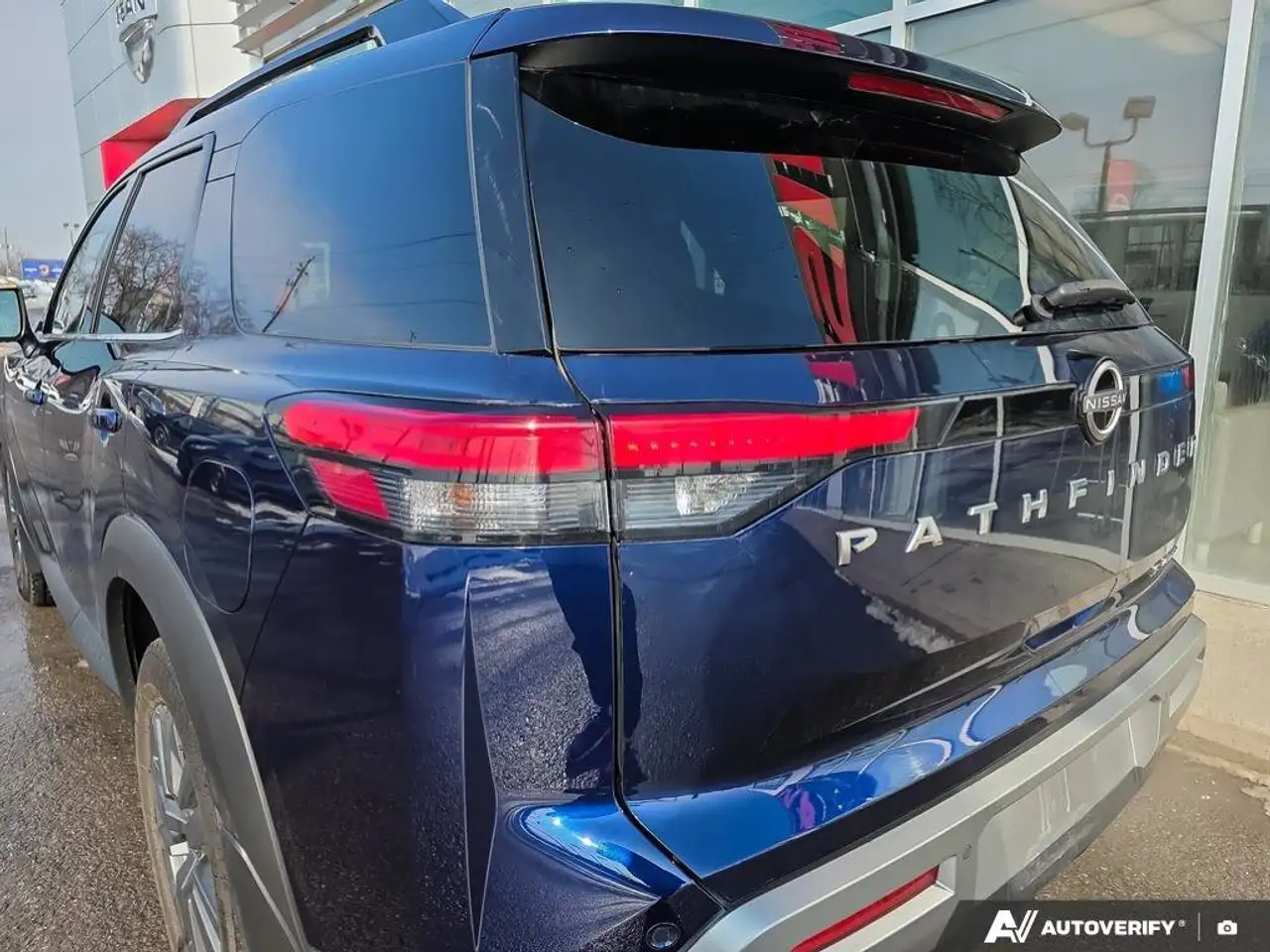 Nissan Pathfinder снимка Nissan Pathfinder