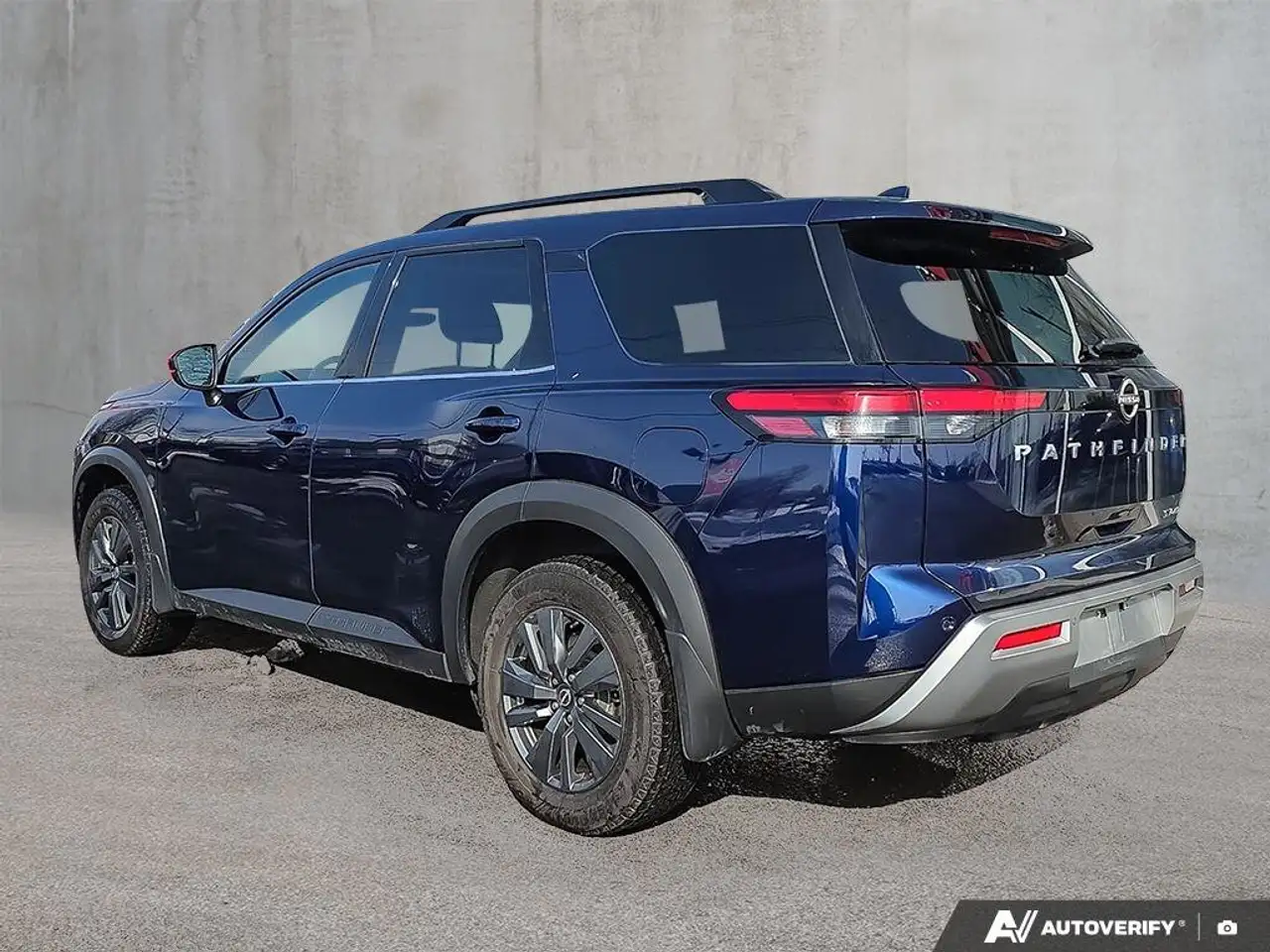 Nissan Pathfinder снимка Nissan Pathfinder
