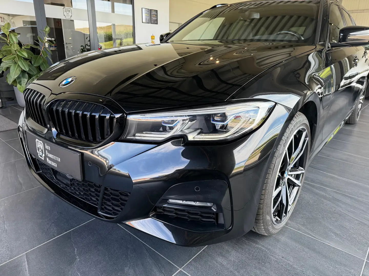 BMW 330 330 e xDrive M Sport*VERKAUFT!!!* Schwarz - 2