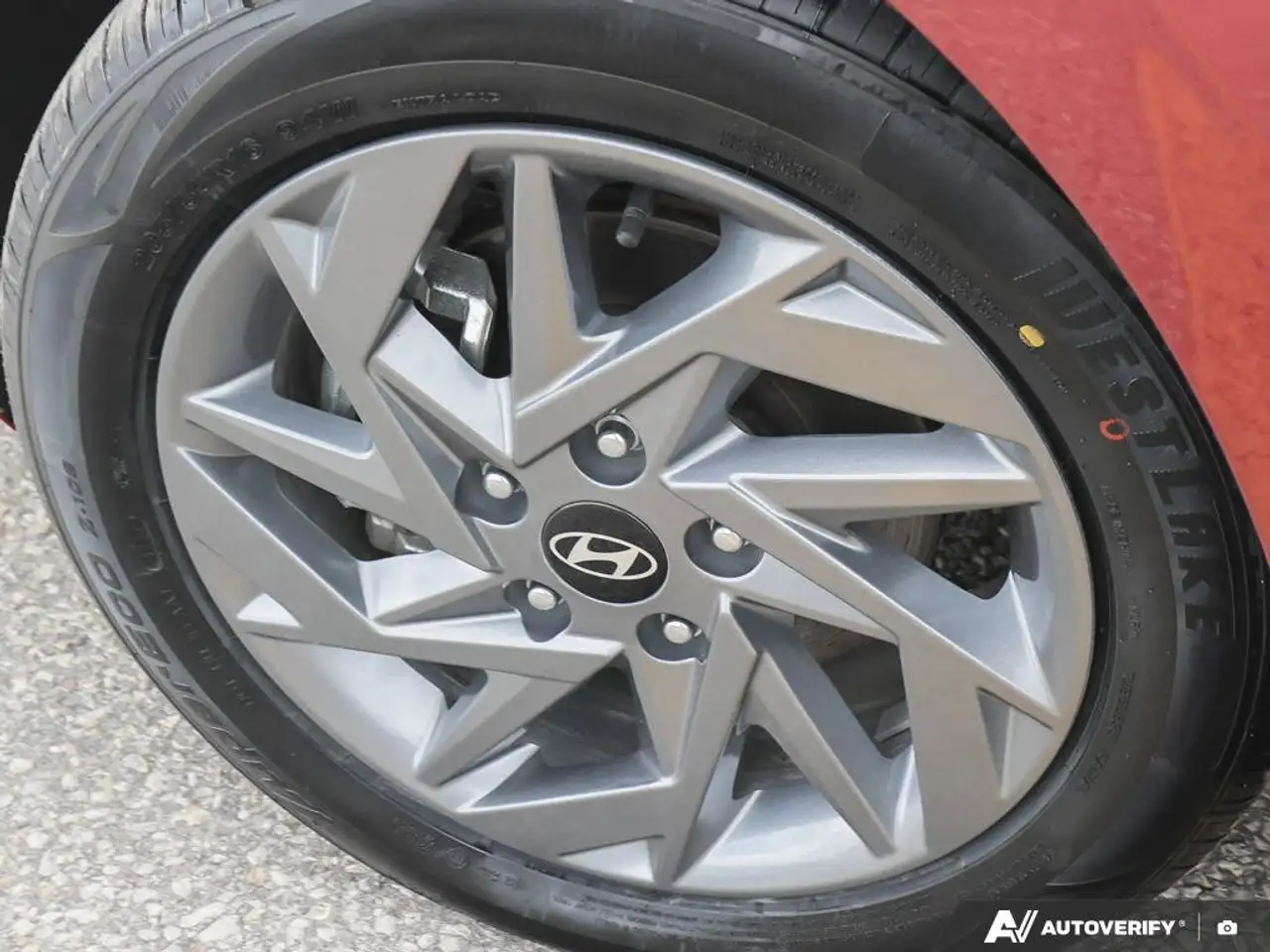 Hyundai ELANTRA снимка Hyundai ELANTRA