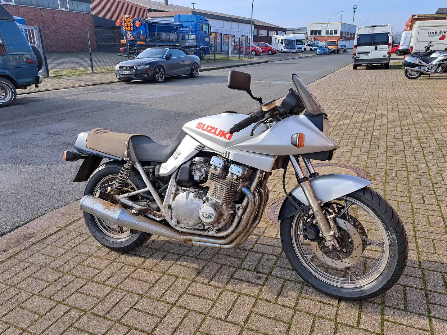 Suzuki GSX 1100 Katana Plateado - 1