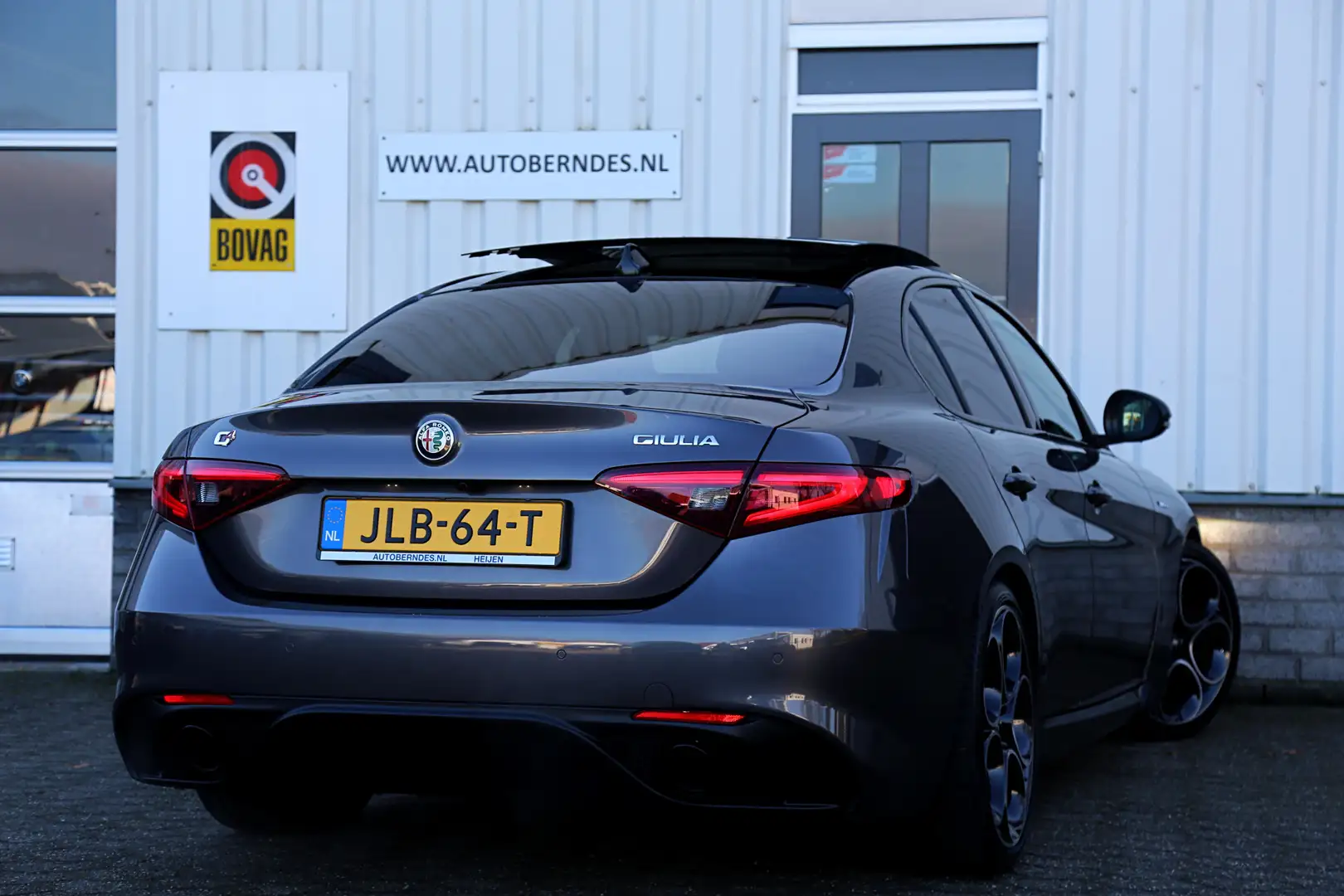 Alfa Romeo Giulia 2.0 T 280PK Veloce AWD Aut.*Perfect Alfa Onderh.*1 Grijs - 2