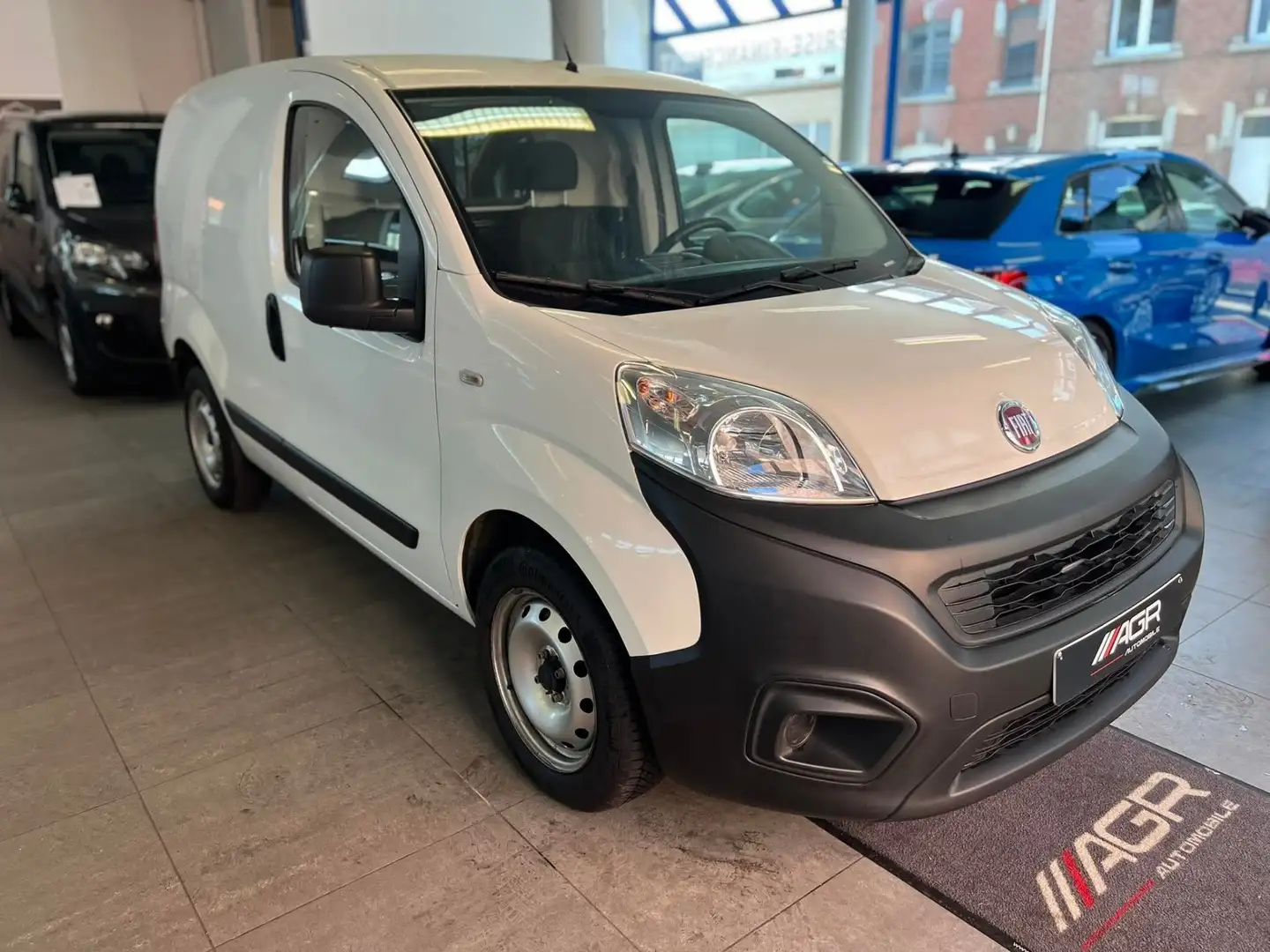 Fiat Fiorino SEULEMENT 56 000 KM TOP ETAT Wit - 2