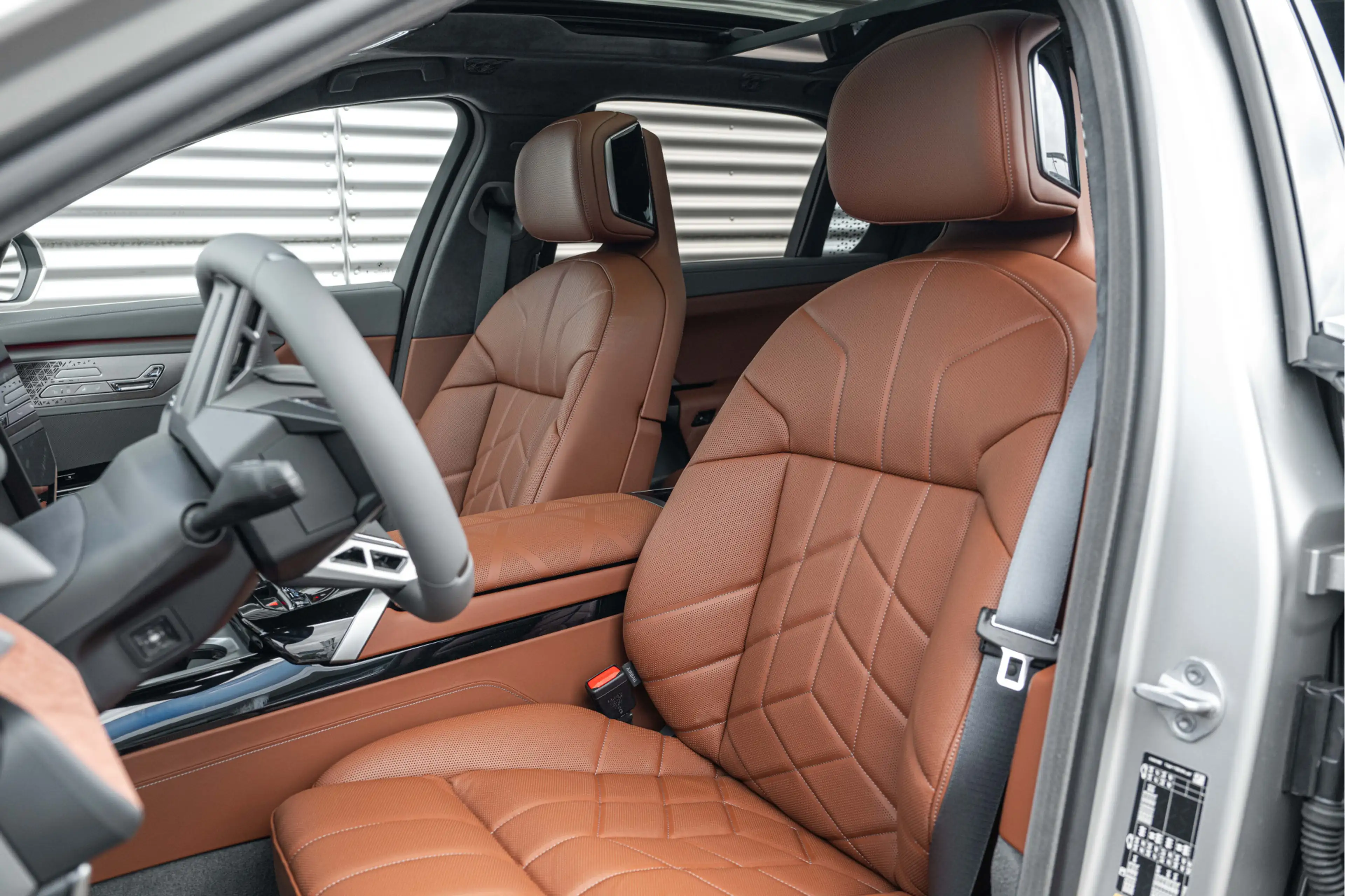 BMW i7 50 xDrive / Panoramadak Sky Lounge / Trekhaak  / B — photo 14