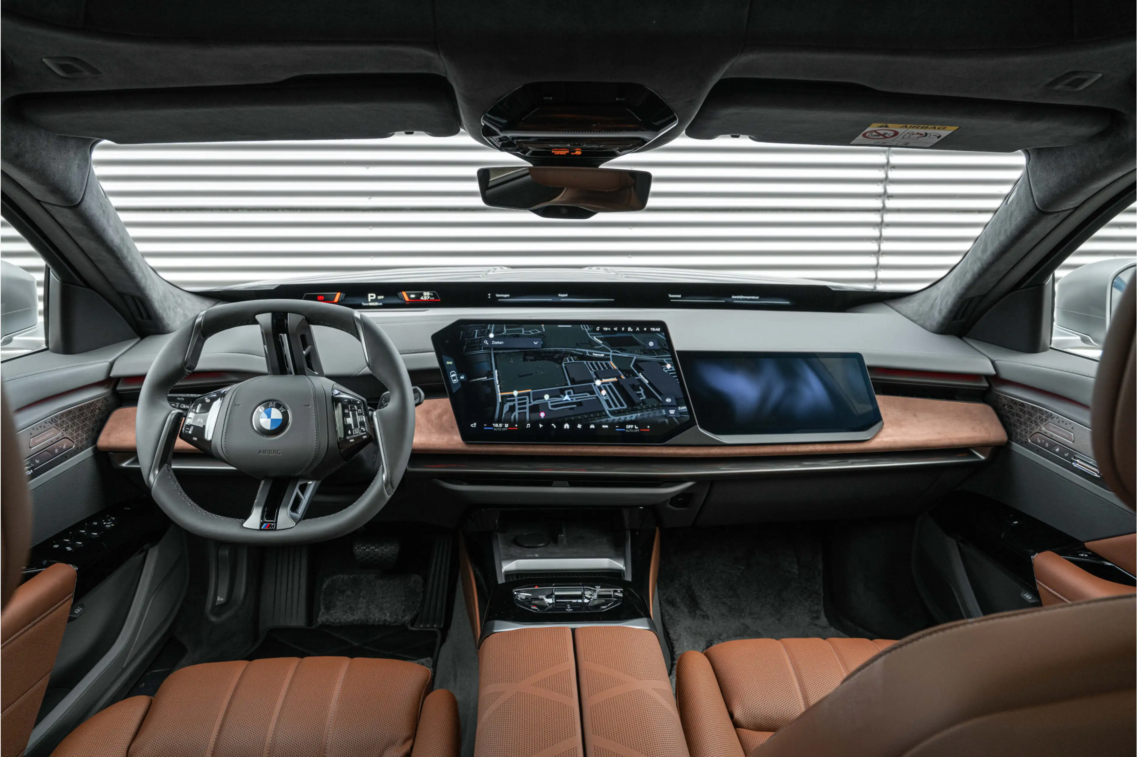BMW i7 50 xDrive / Panoramadak Sky Lounge / Trekhaak  / B — photo 5