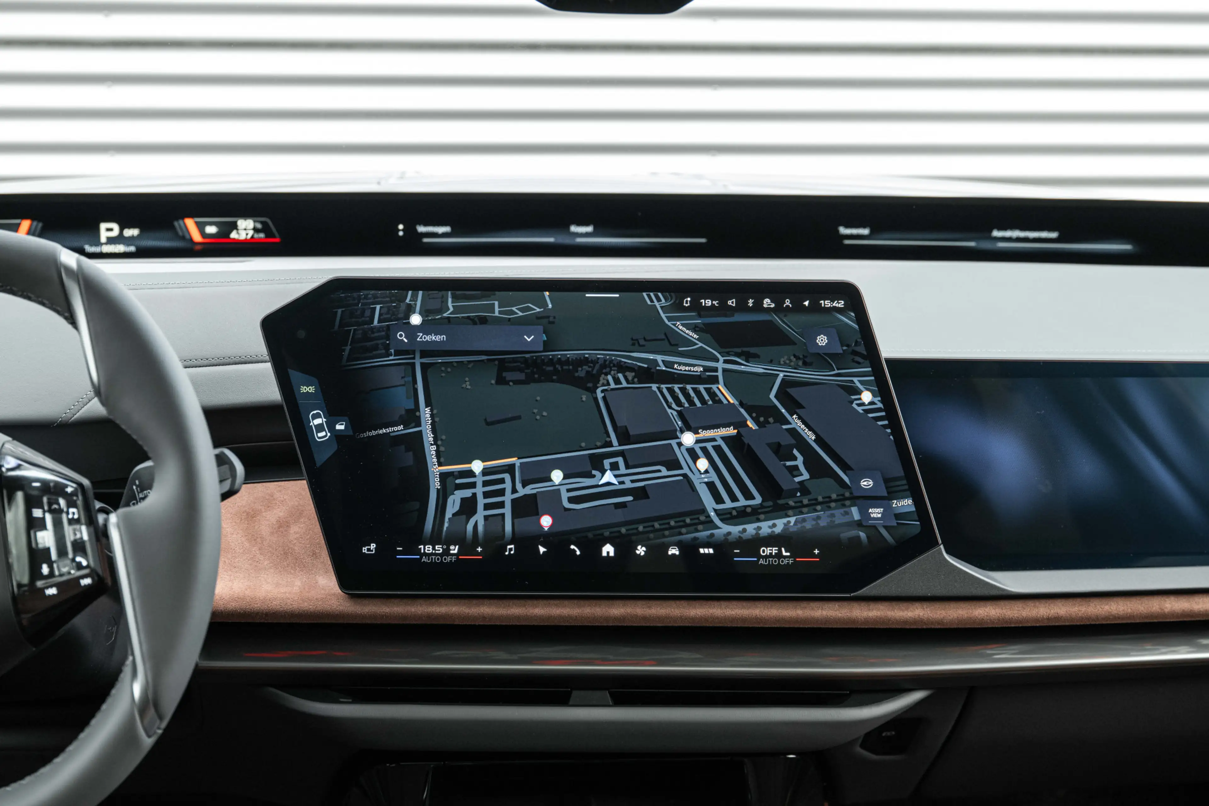 BMW i7 50 xDrive / Panoramadak Sky Lounge / Trekhaak  / B — photo 8