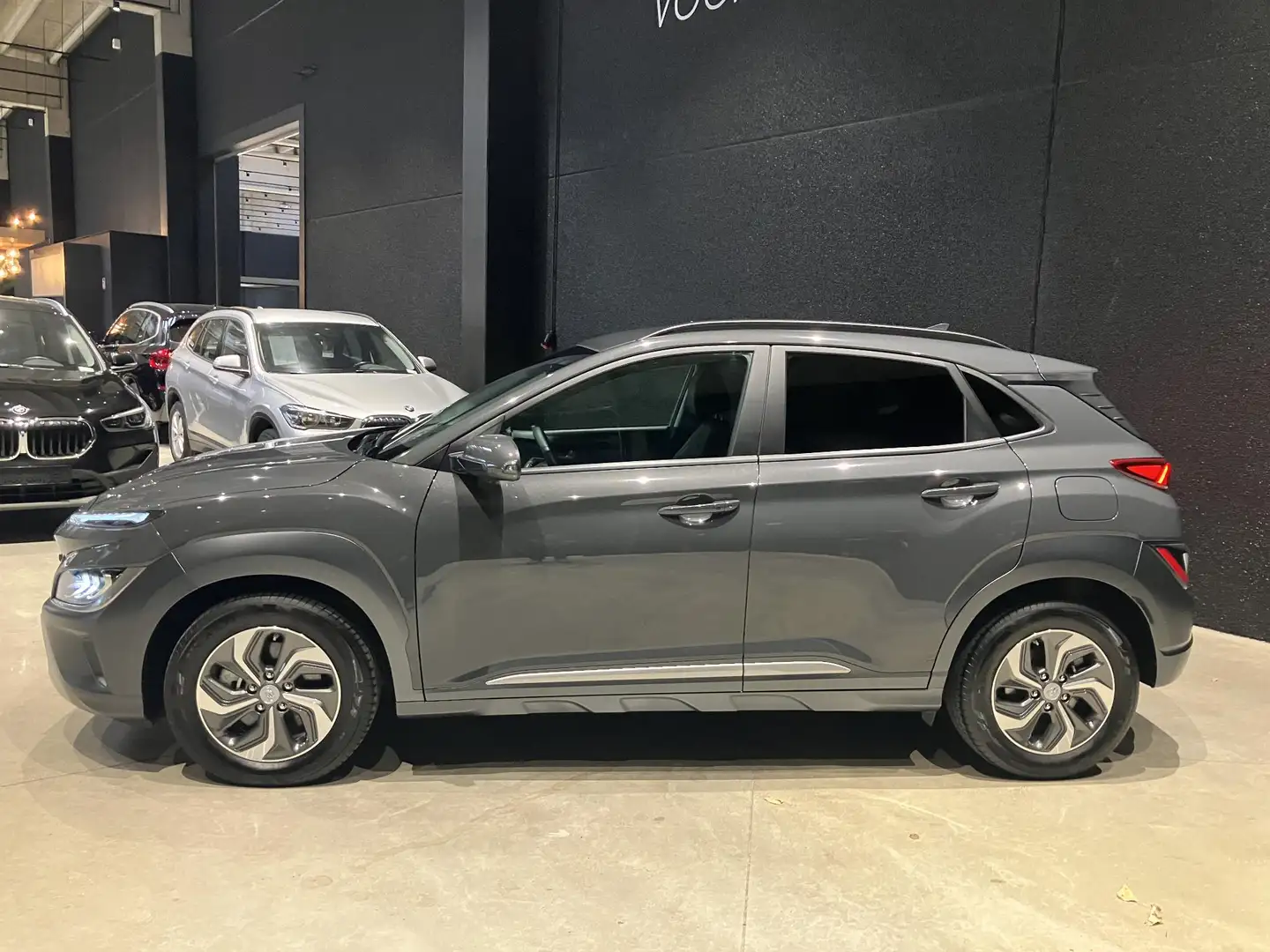 Hyundai KONA 1.6 GDI HEV Comfort LED | NAVI | CAMERA | Zetelver Gris - 2