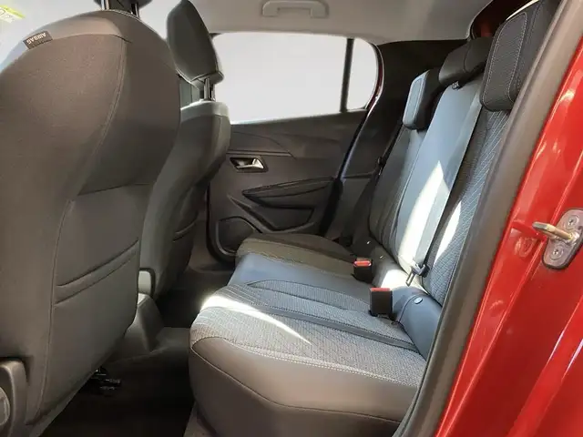 Peugeot 208 view 8