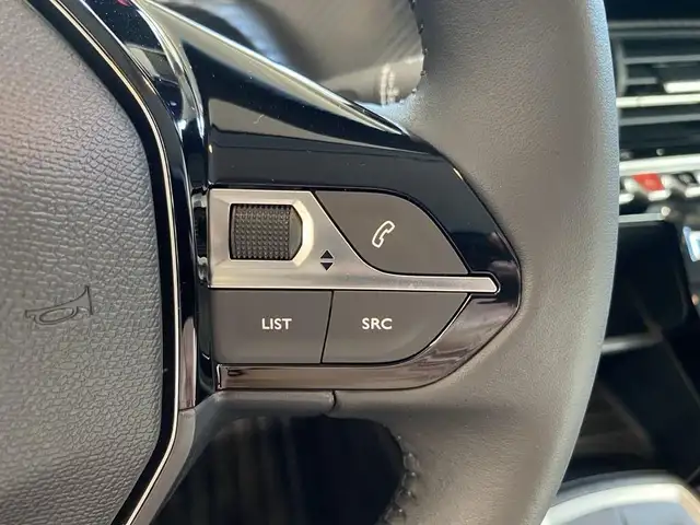 Peugeot 208 view 13